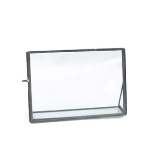 7x5 Horizontal Floating Frame w/ Glass Stand