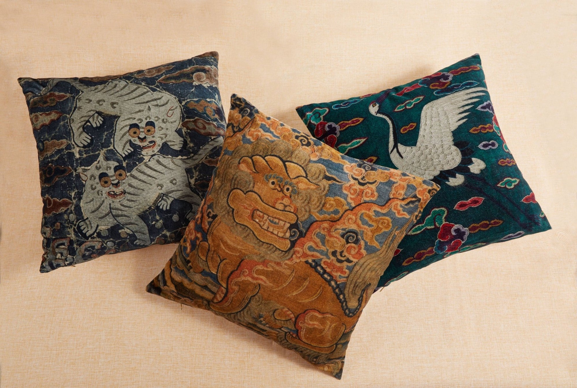 Square Crane Velvet Pillow - Box Turtle