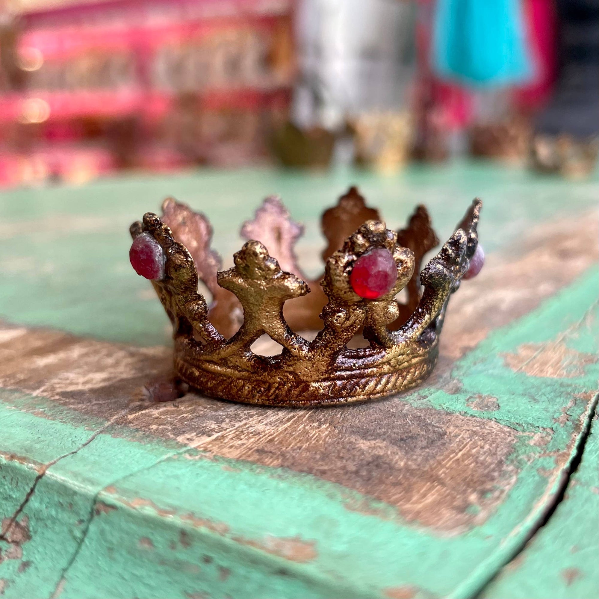 Mini Crowns: Gold