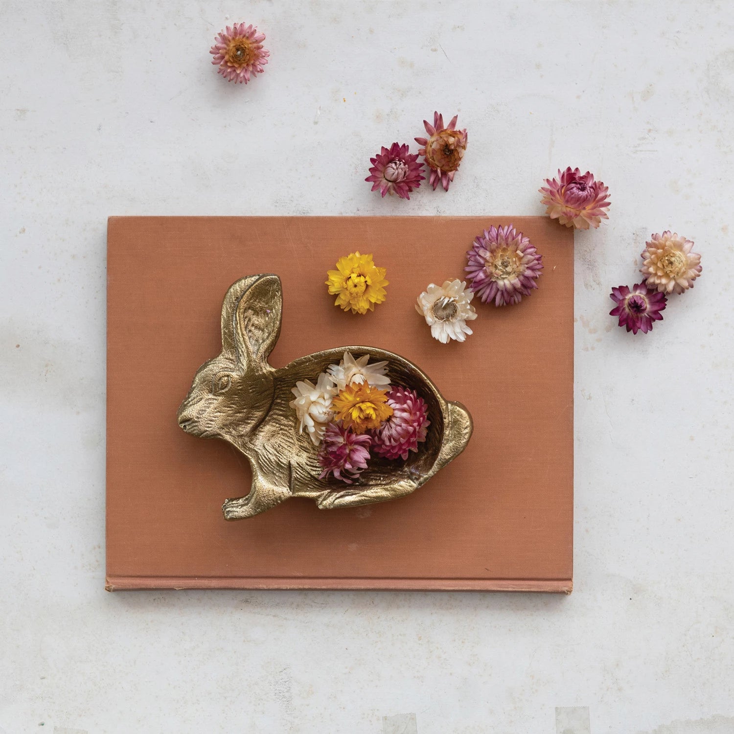 Cast Aluminum Rabbit Shaped Dish
