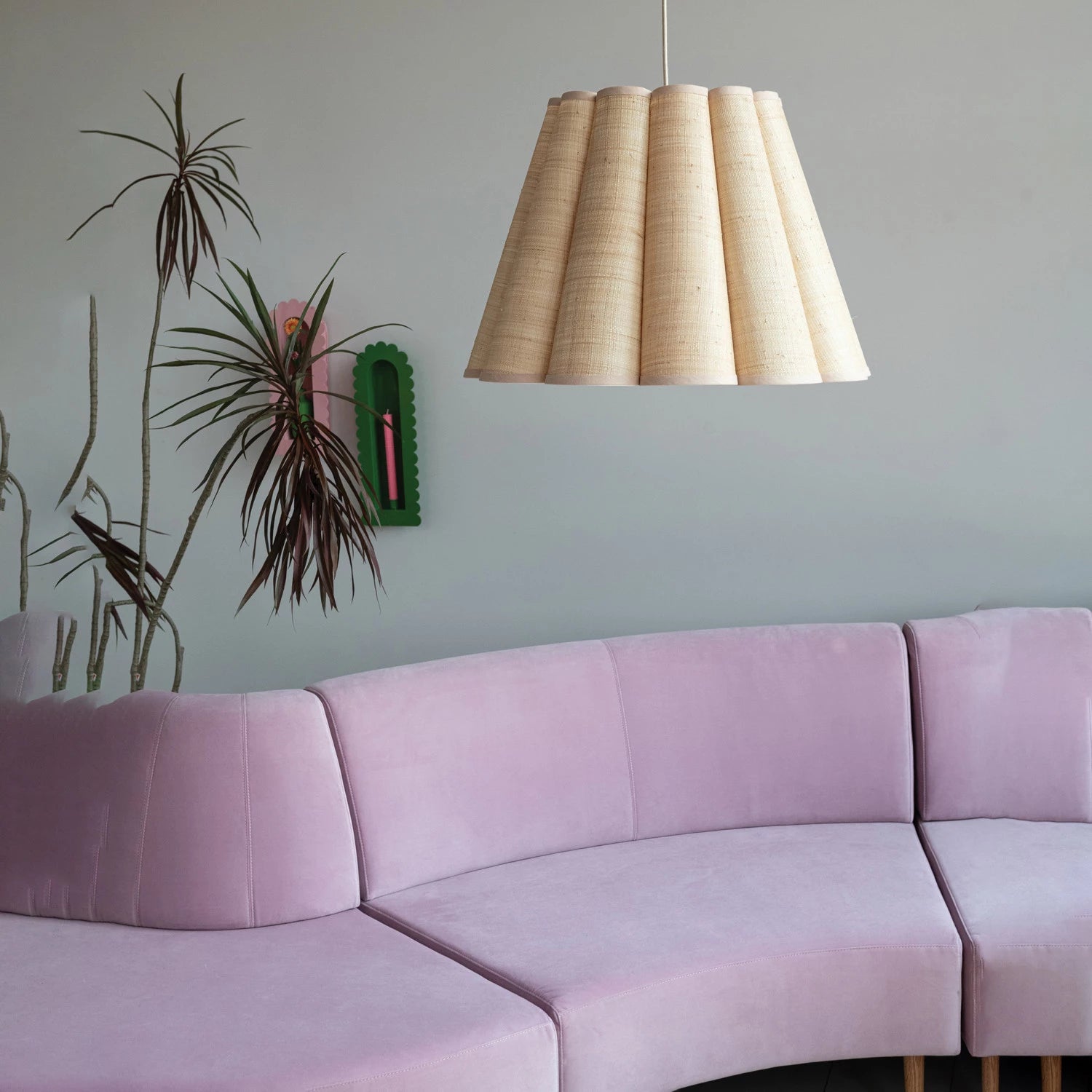 Raffia Scalloped Pendant Lamp with Linen Trim