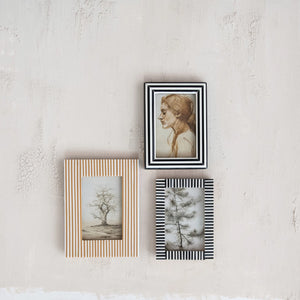 Black & White Ribbed Frame