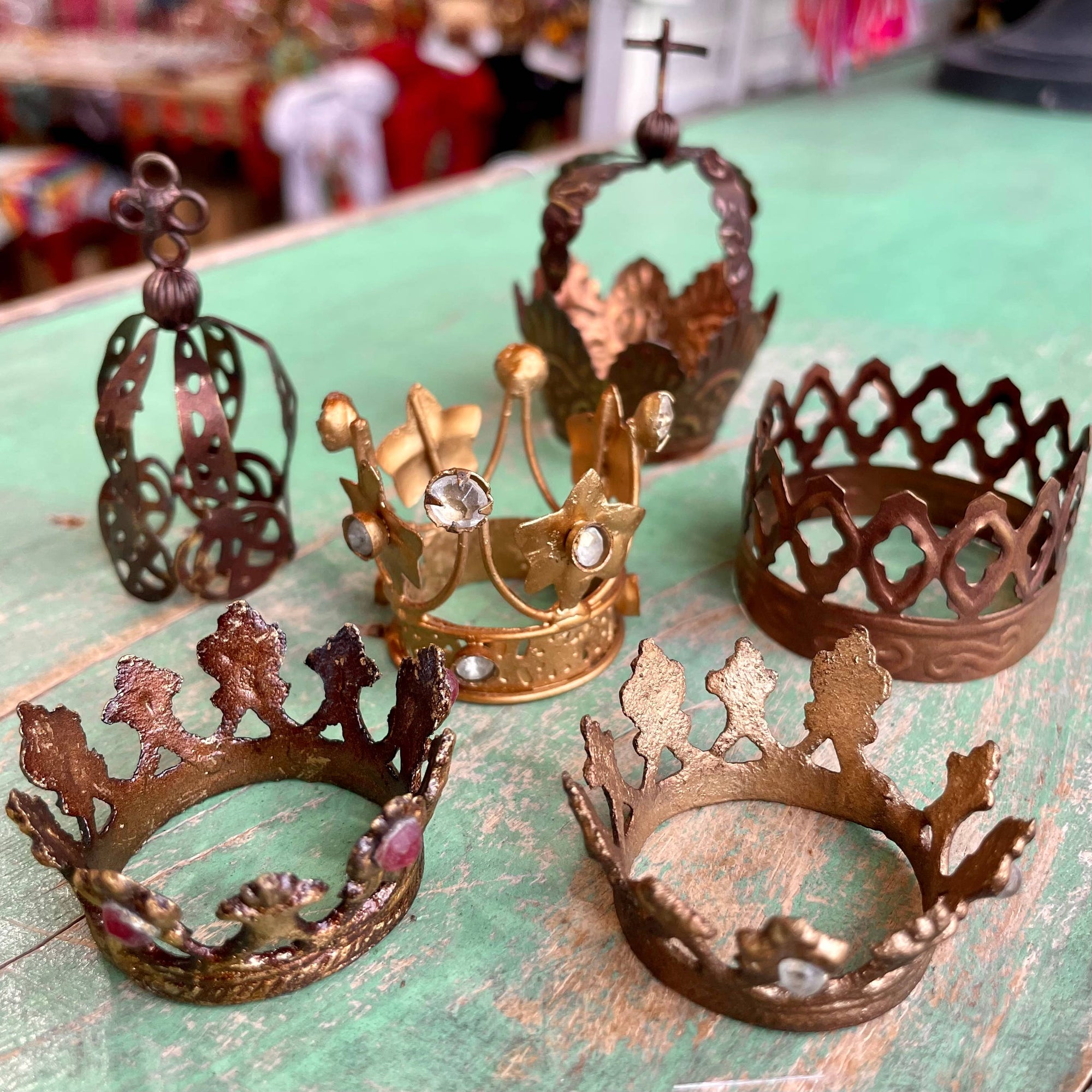 Mini Crowns: Gold