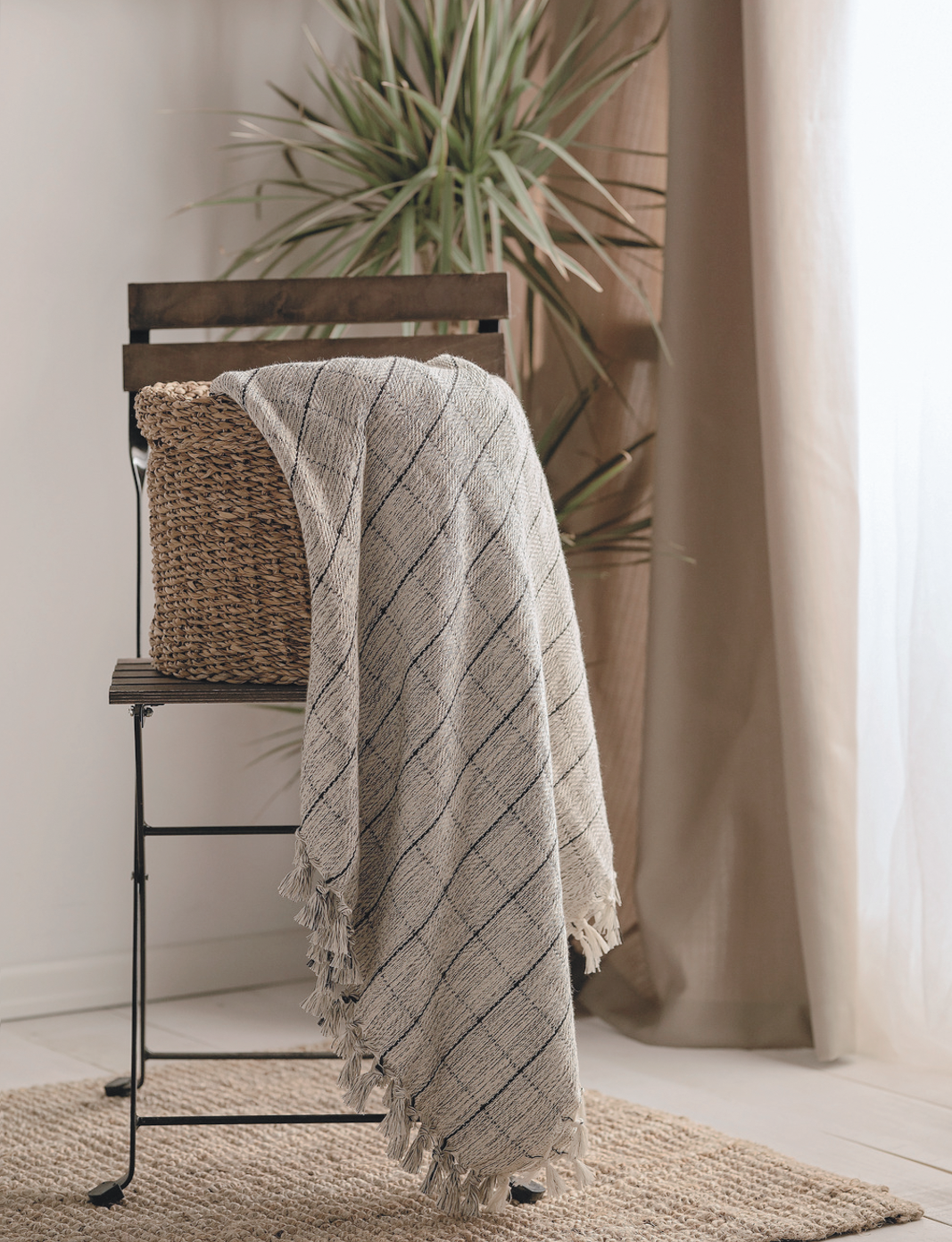 Patterned Throw Blanket & Bedspread
