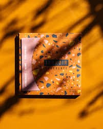 62% Colombia Peanut & Sesame Chocolate Bar - Box Turtle