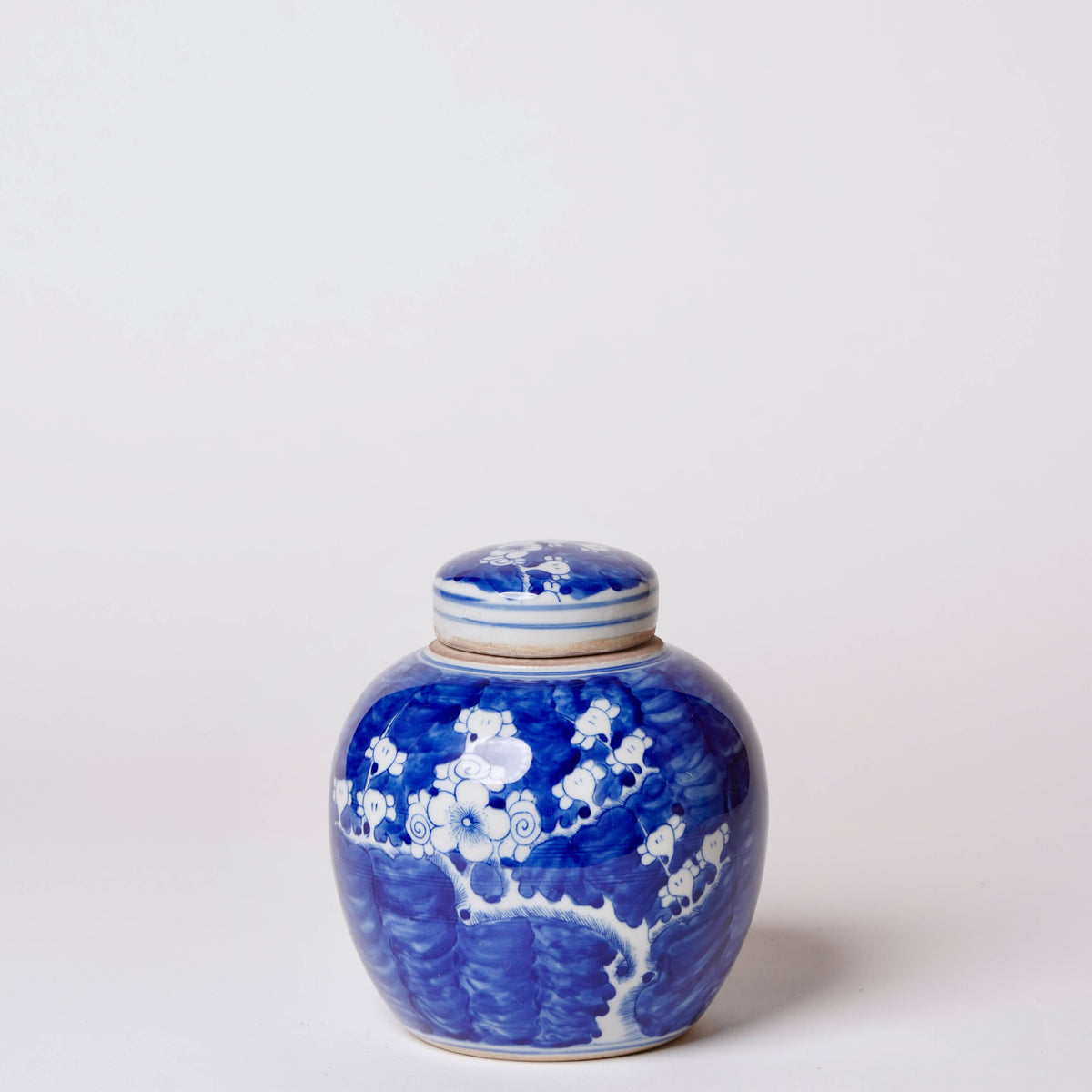 Blue and White Porcelain Plum Blossom Round Storage Jar