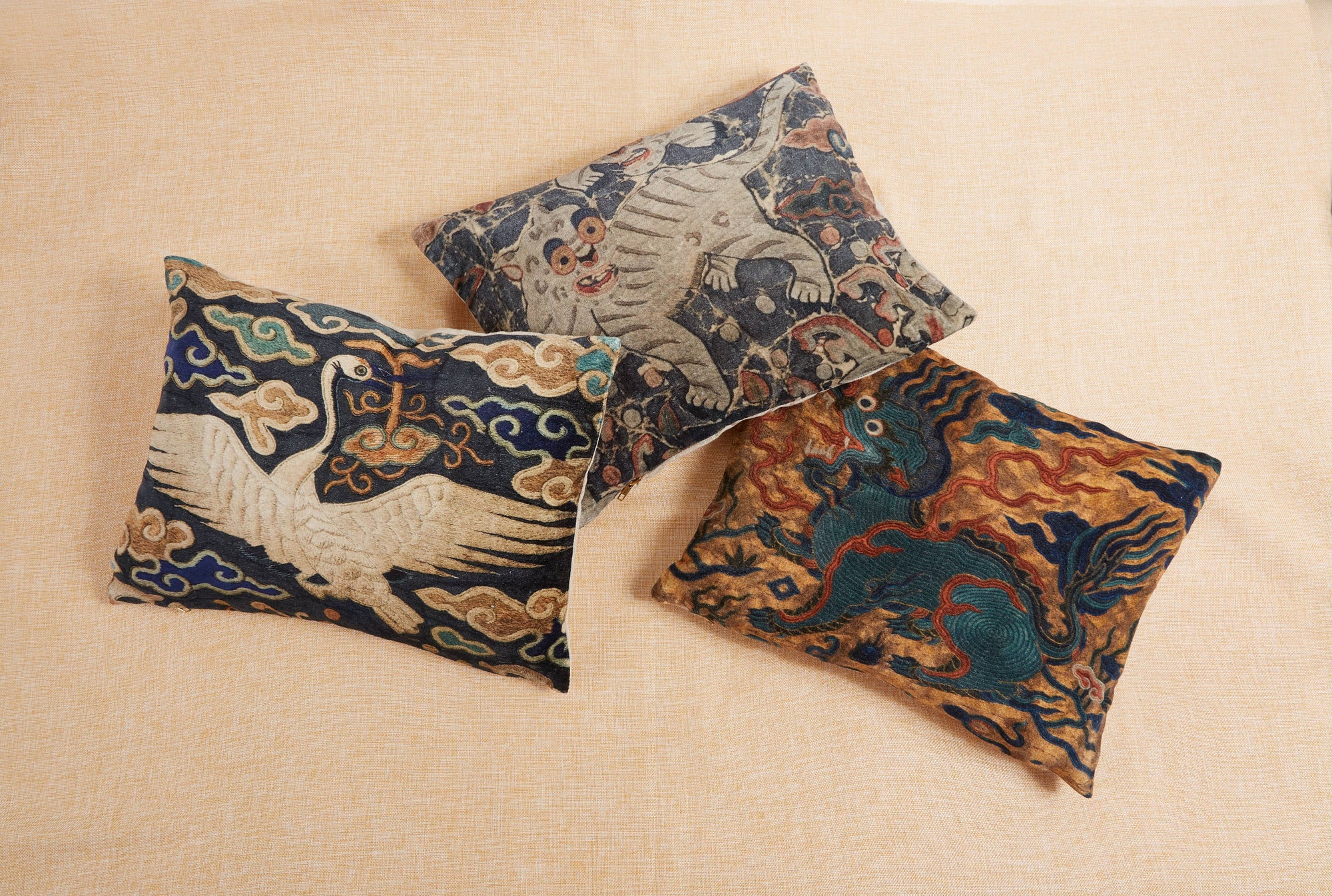 Rectangle Crane Velvet Pillow