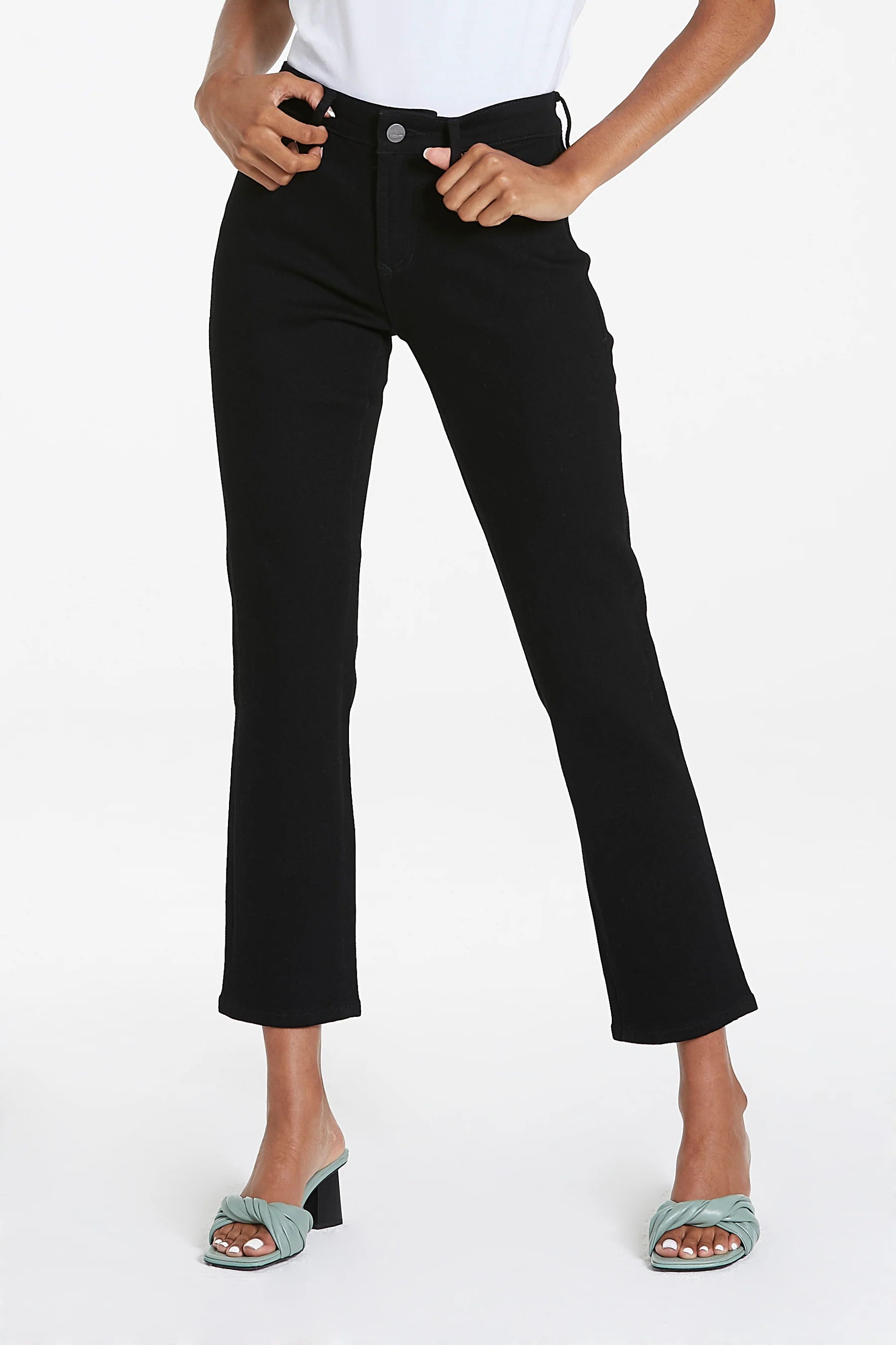 Blaire Jeans in Black Arrow
