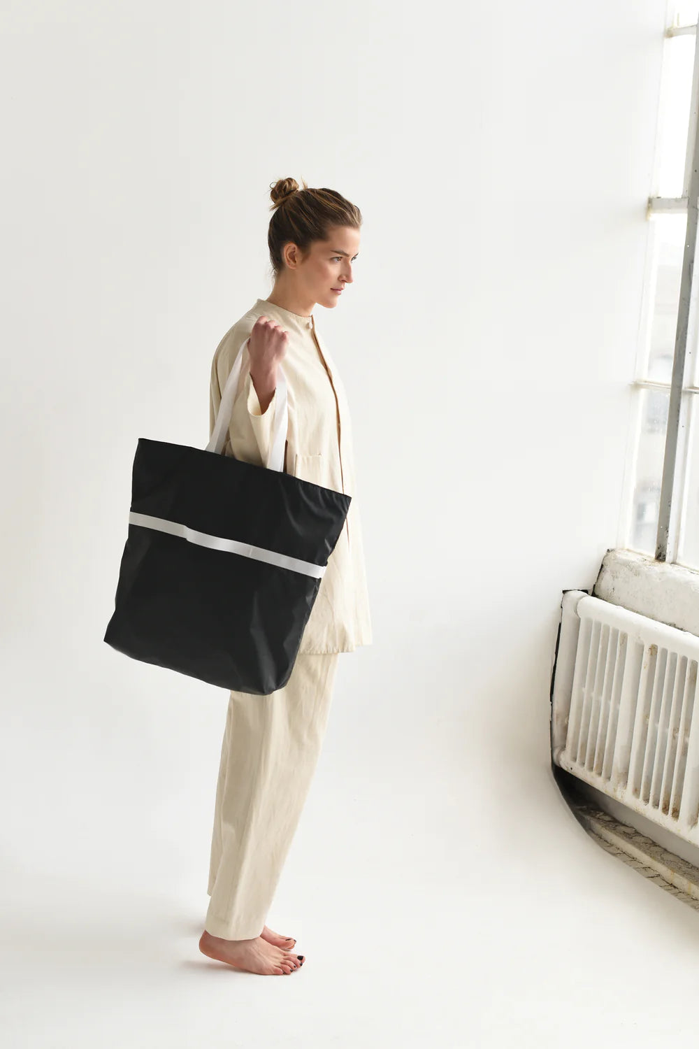 2-Way Med Tote Charcoal/White