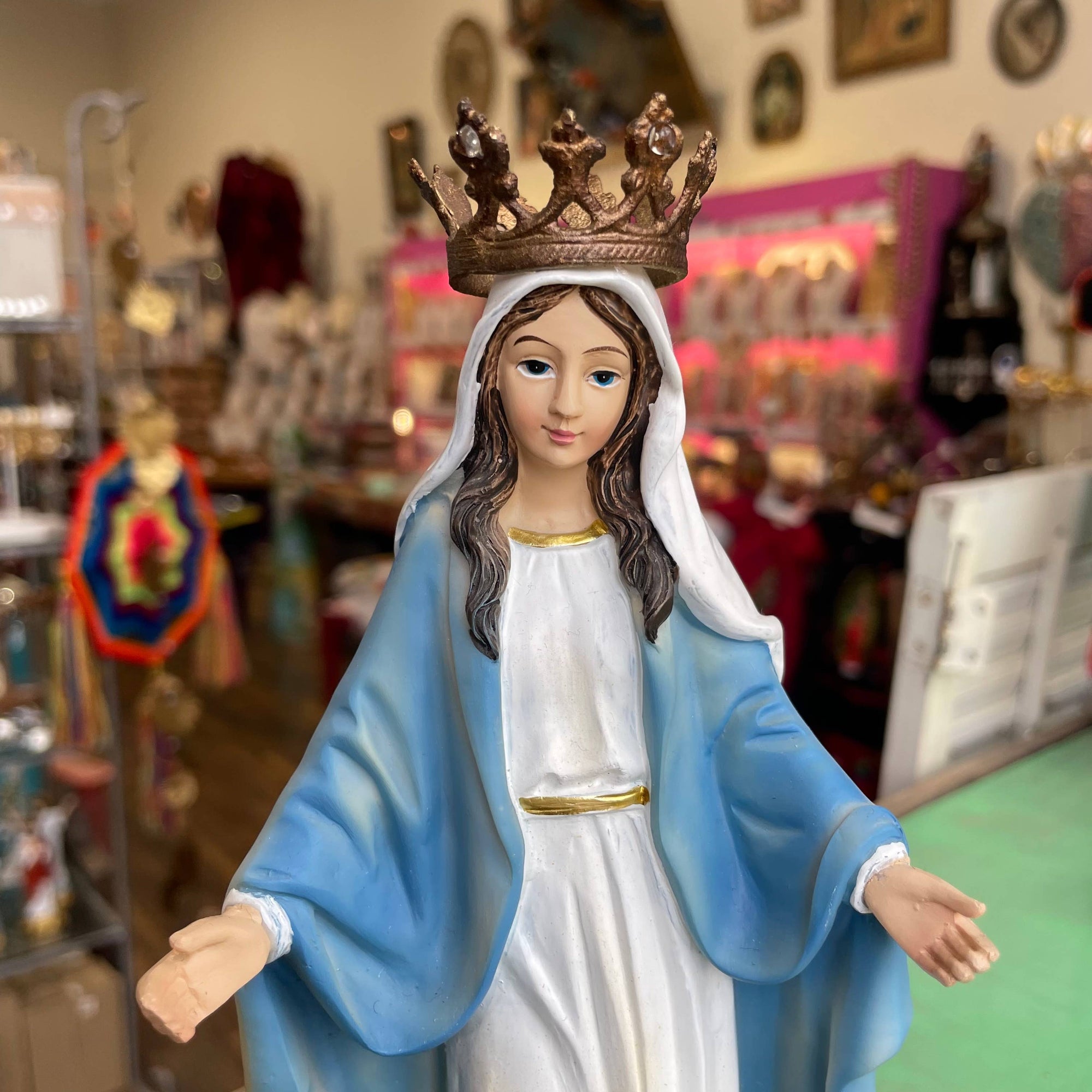 Mini Crowns: Traditional