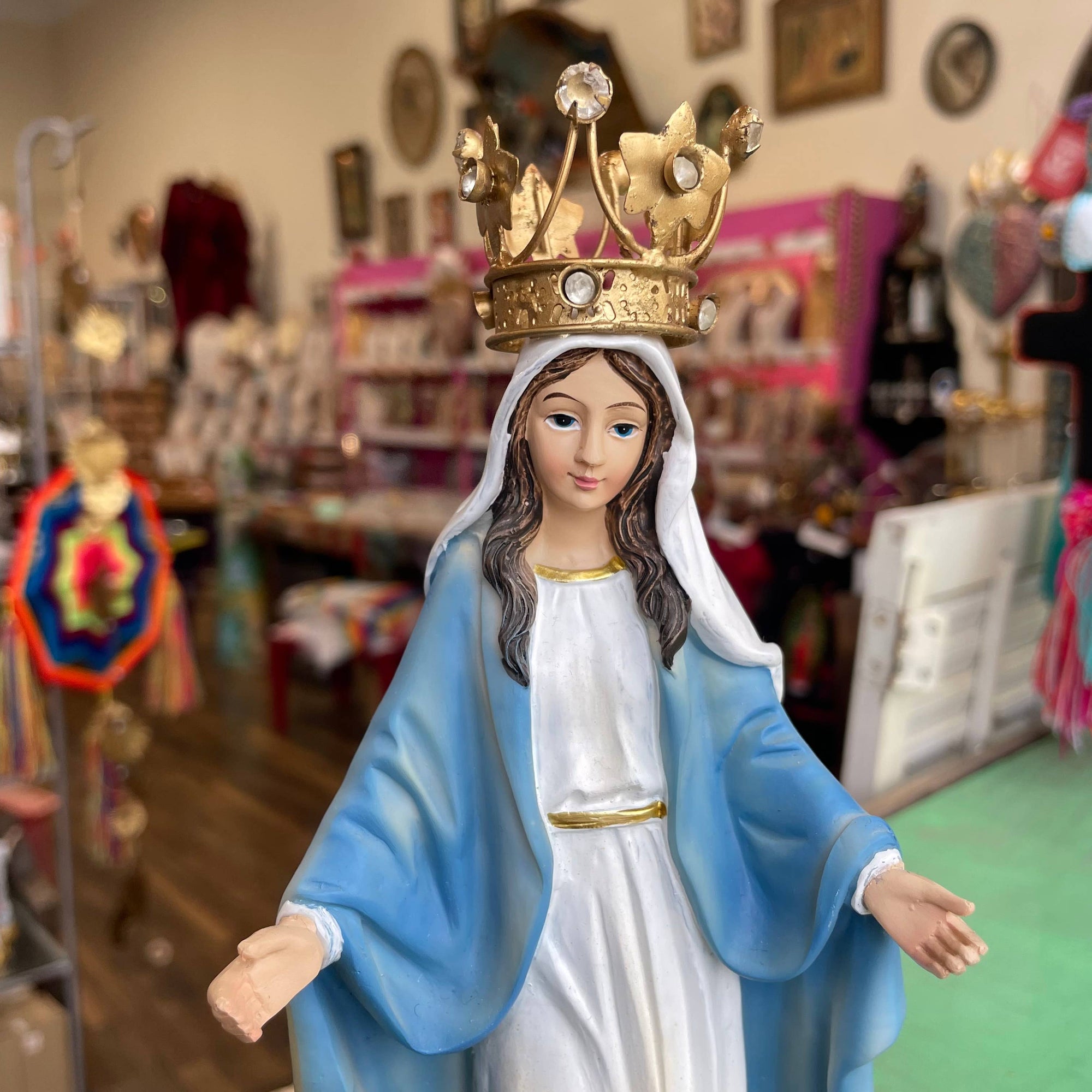 Mini Crowns: Gold