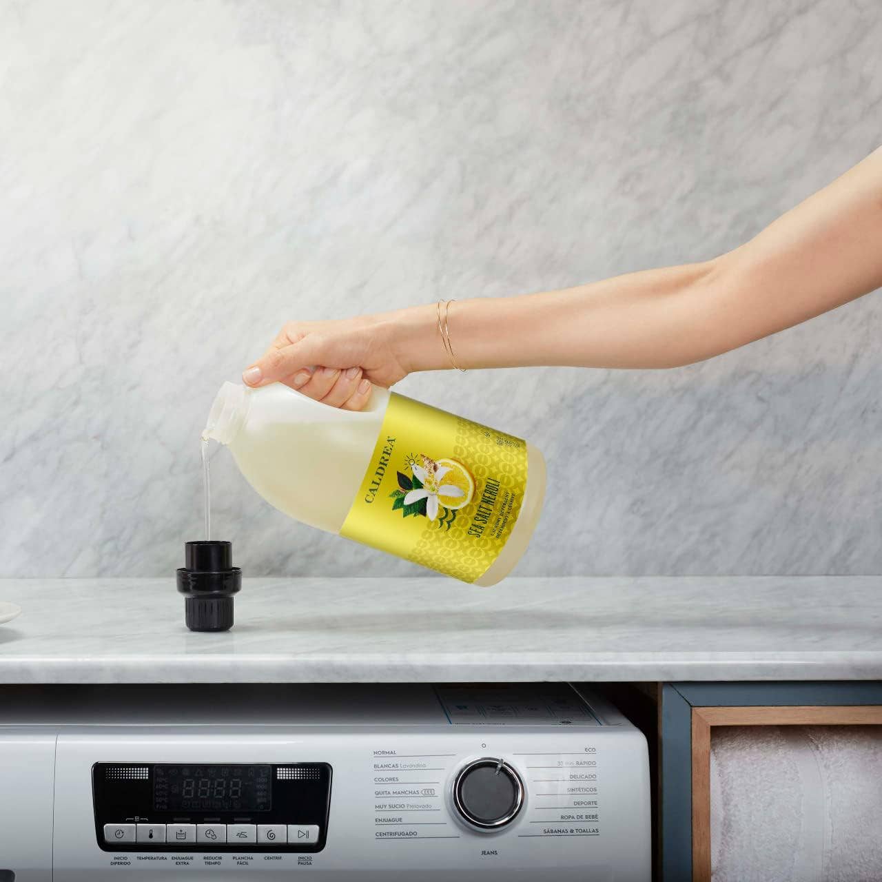 Sea Salt Neroli Laundry Detergent
