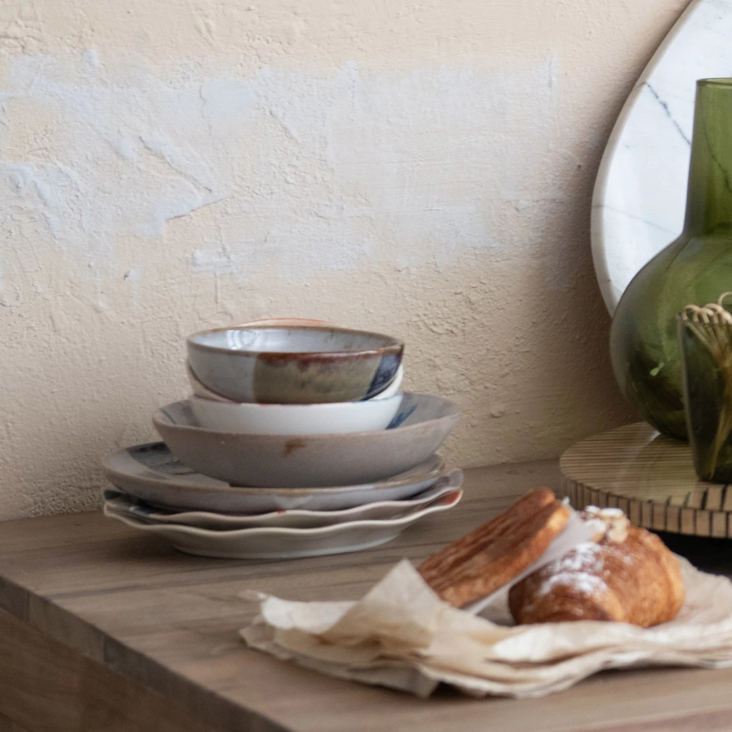 Neutral Tones Stoneware Bowl