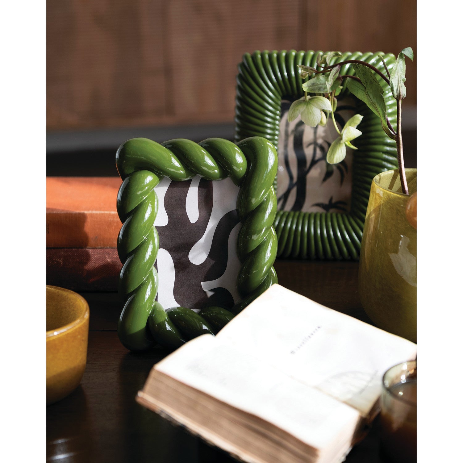 Resin Ribbed Photo Frame