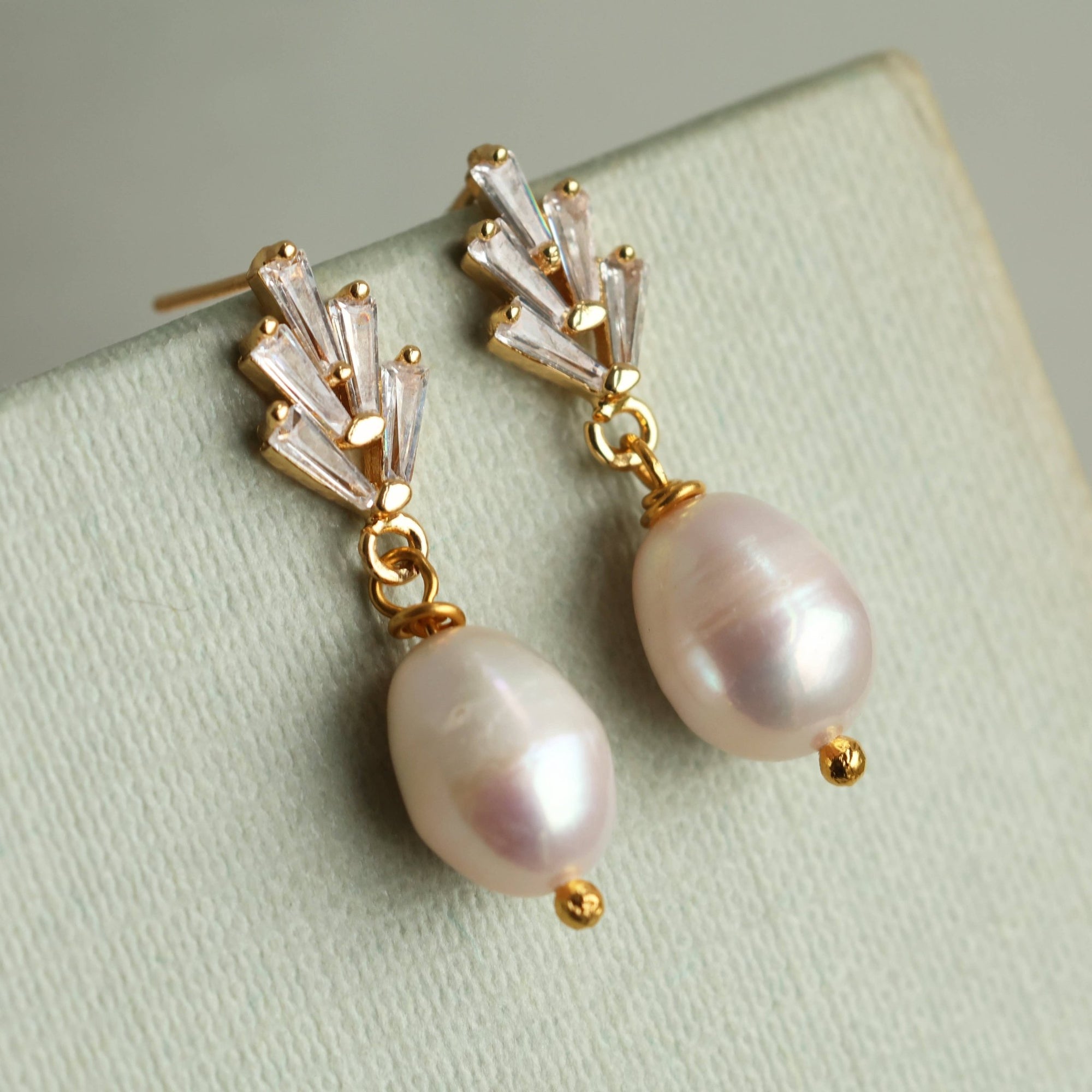 Art Deco Freshwater Pearl Earrings - Box Turtle