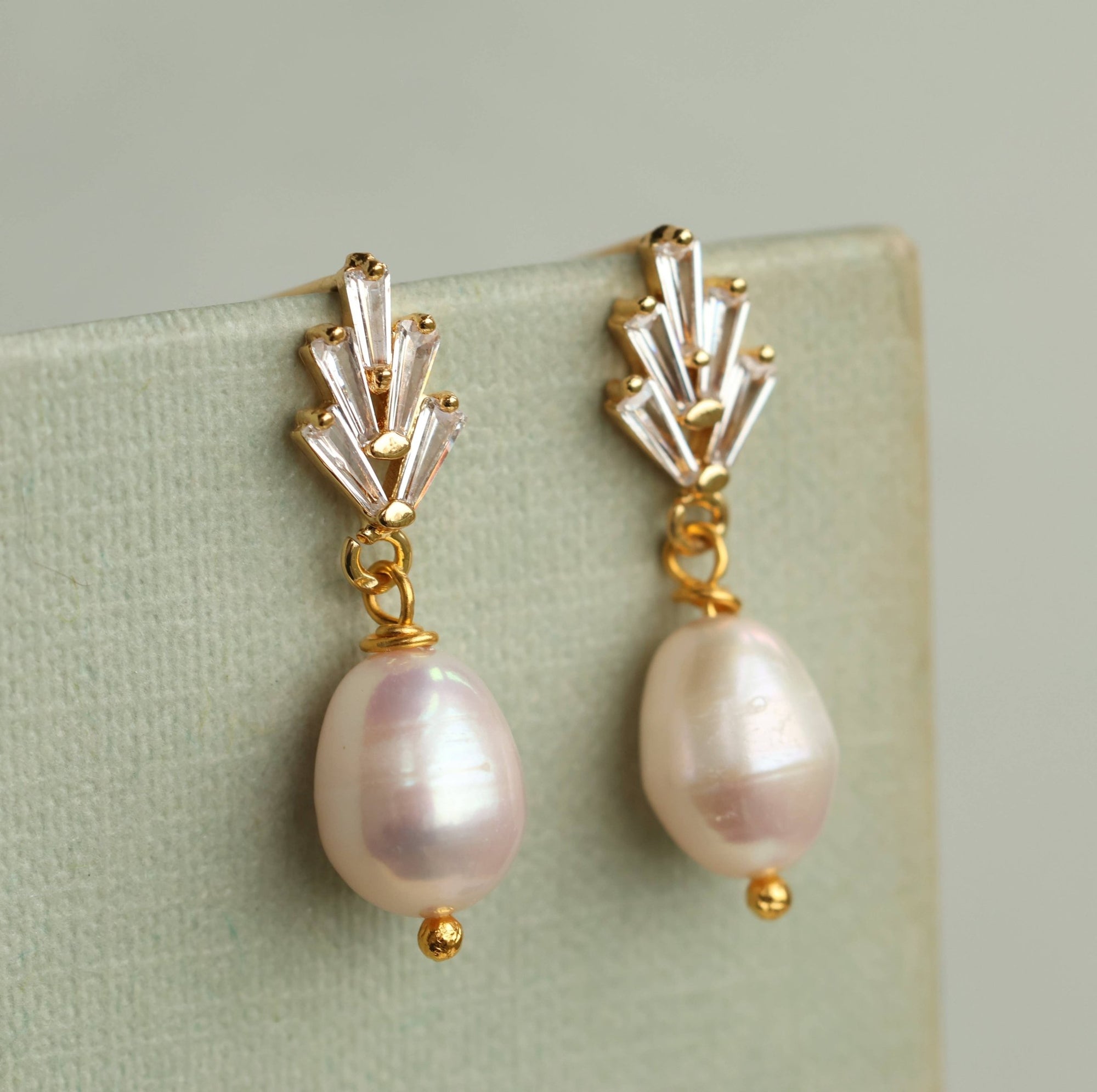 Art Deco Freshwater Pearl Earrings - Box Turtle