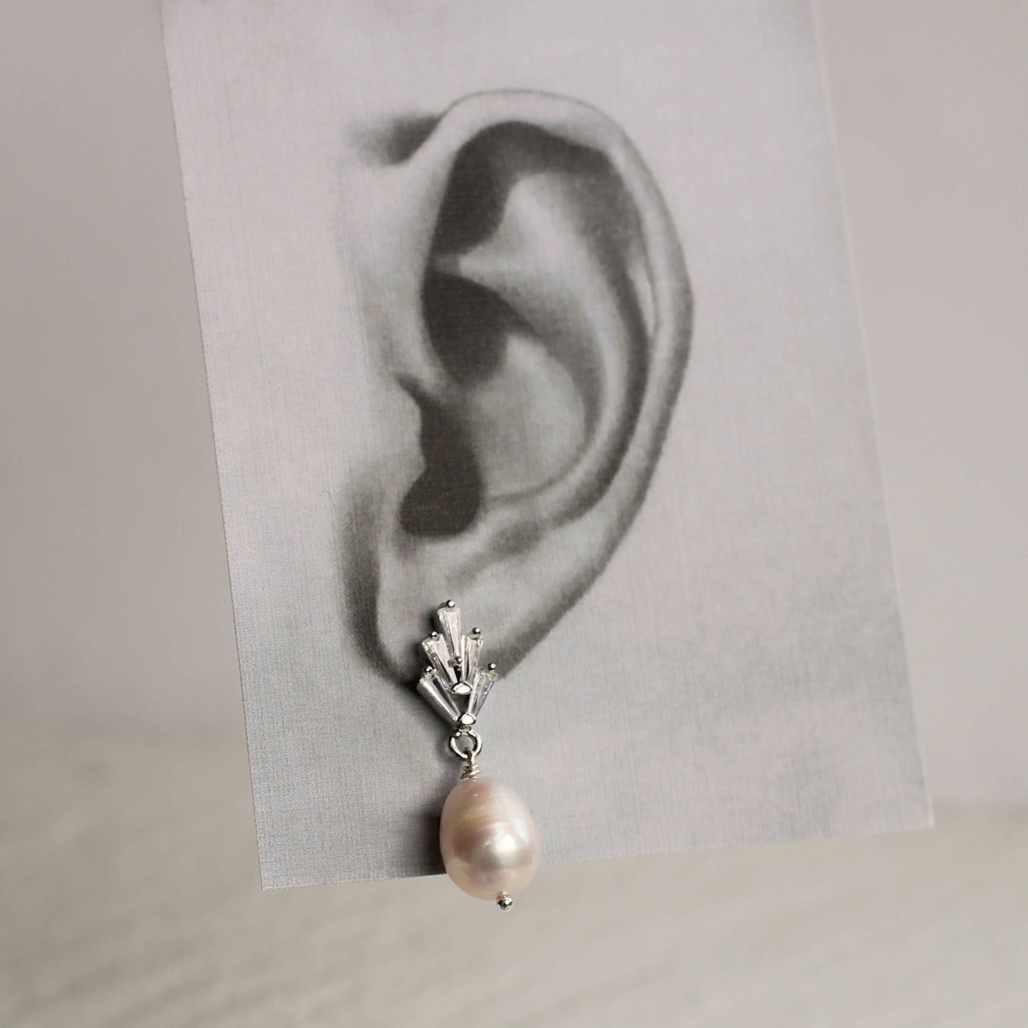 Art Deco Freshwater Pearl Earrings - Box Turtle