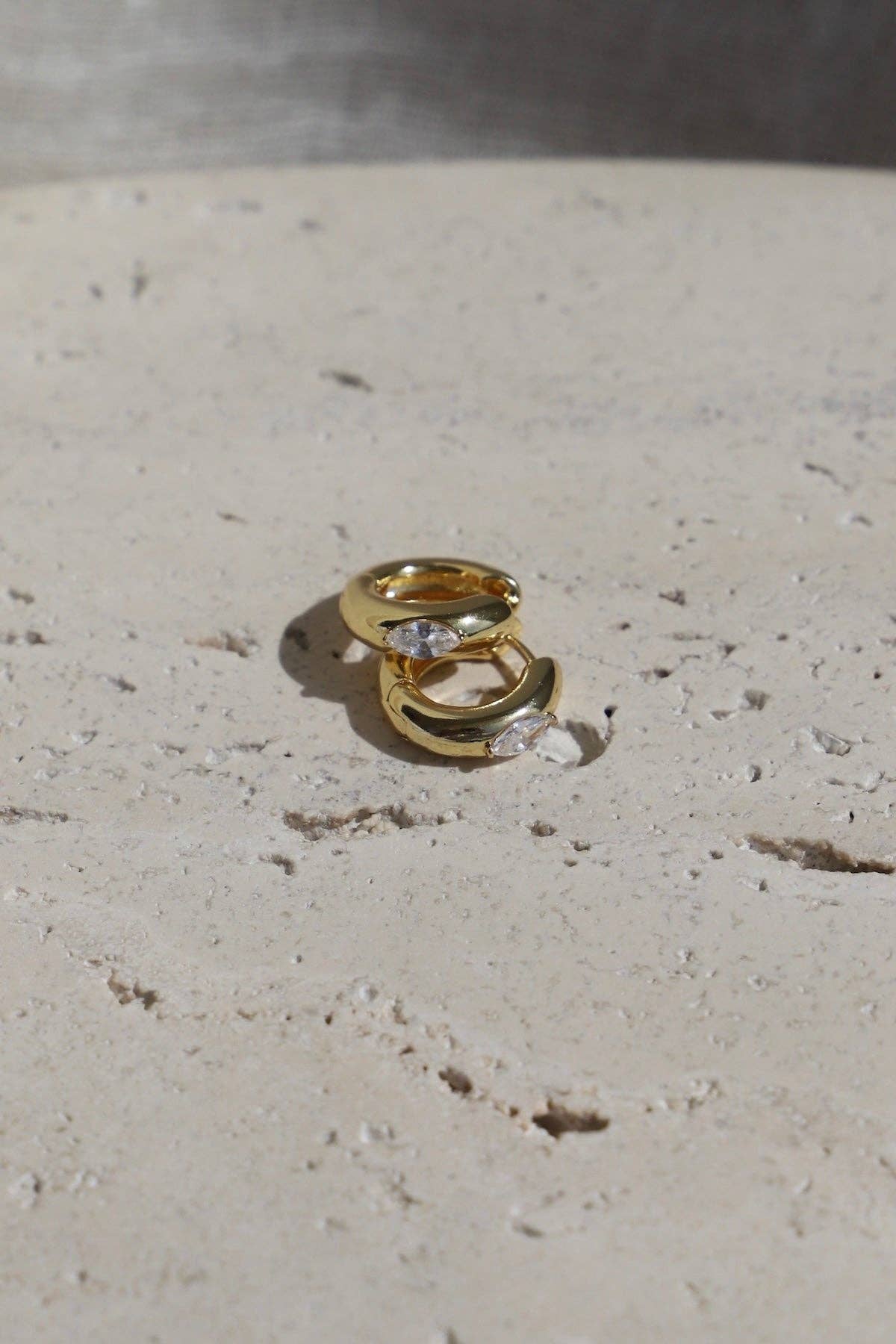 Aurum Hoops - Box Turtle