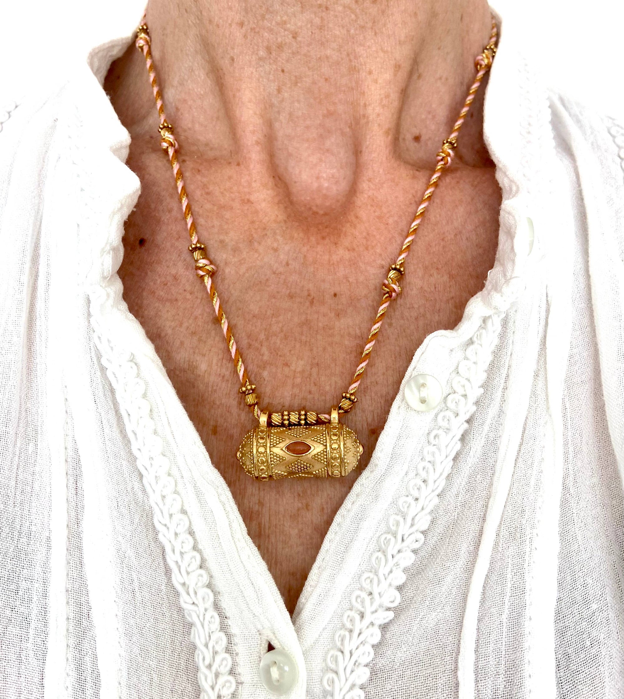 Tali necklace