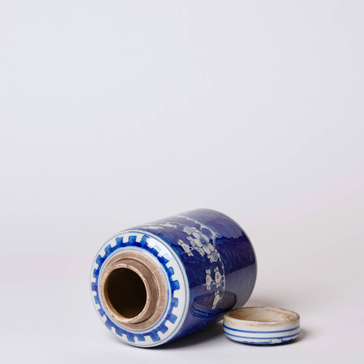 Blue and White Porcelain Plum Blossom Cylinder Caddy