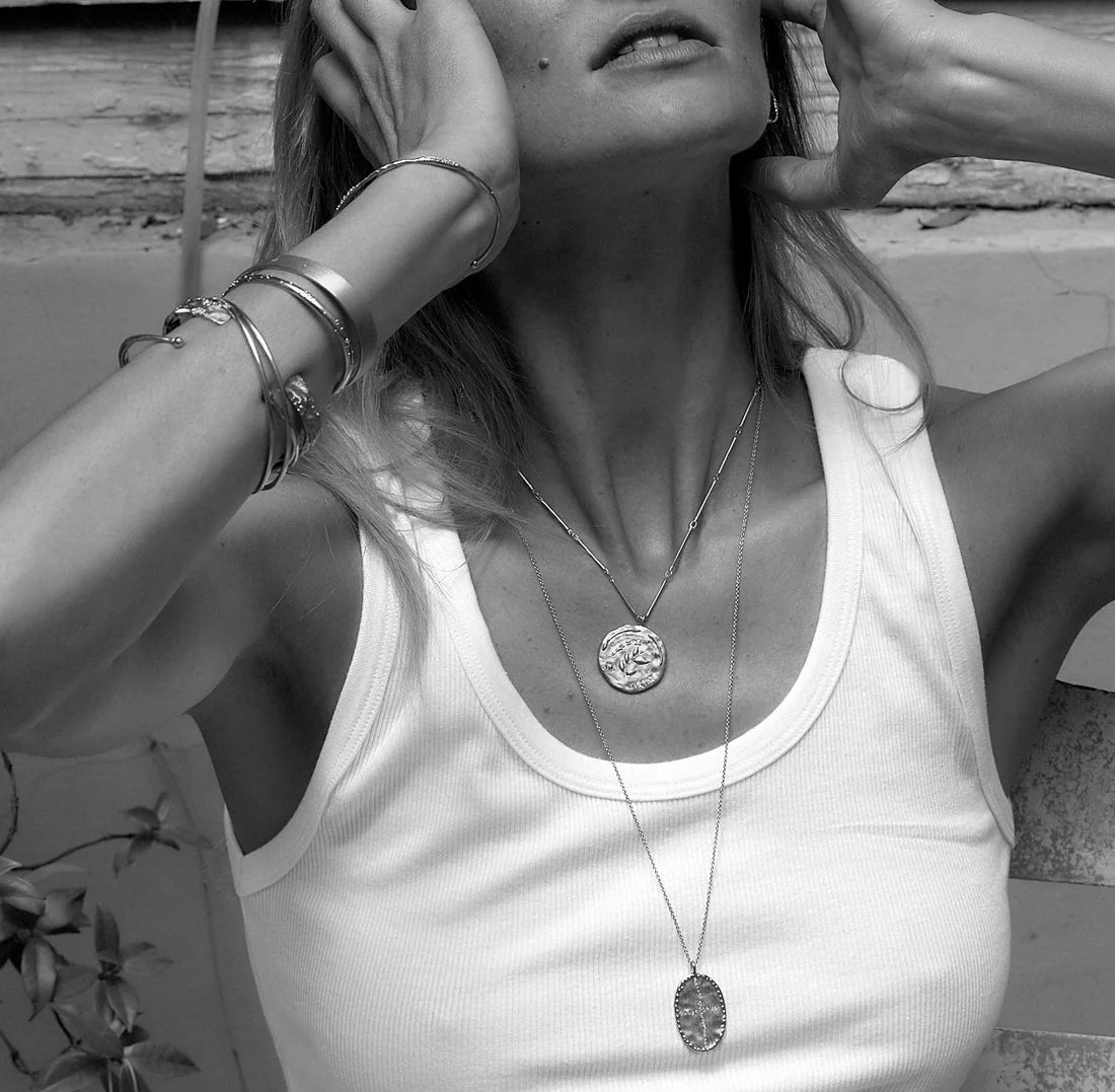 Bazile White Long Necklace - Box Turtle
