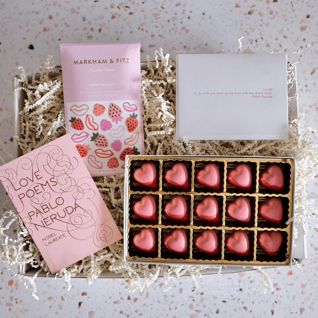Berry Bisous Dominican Dark Chocolate Bar - Box Turtle