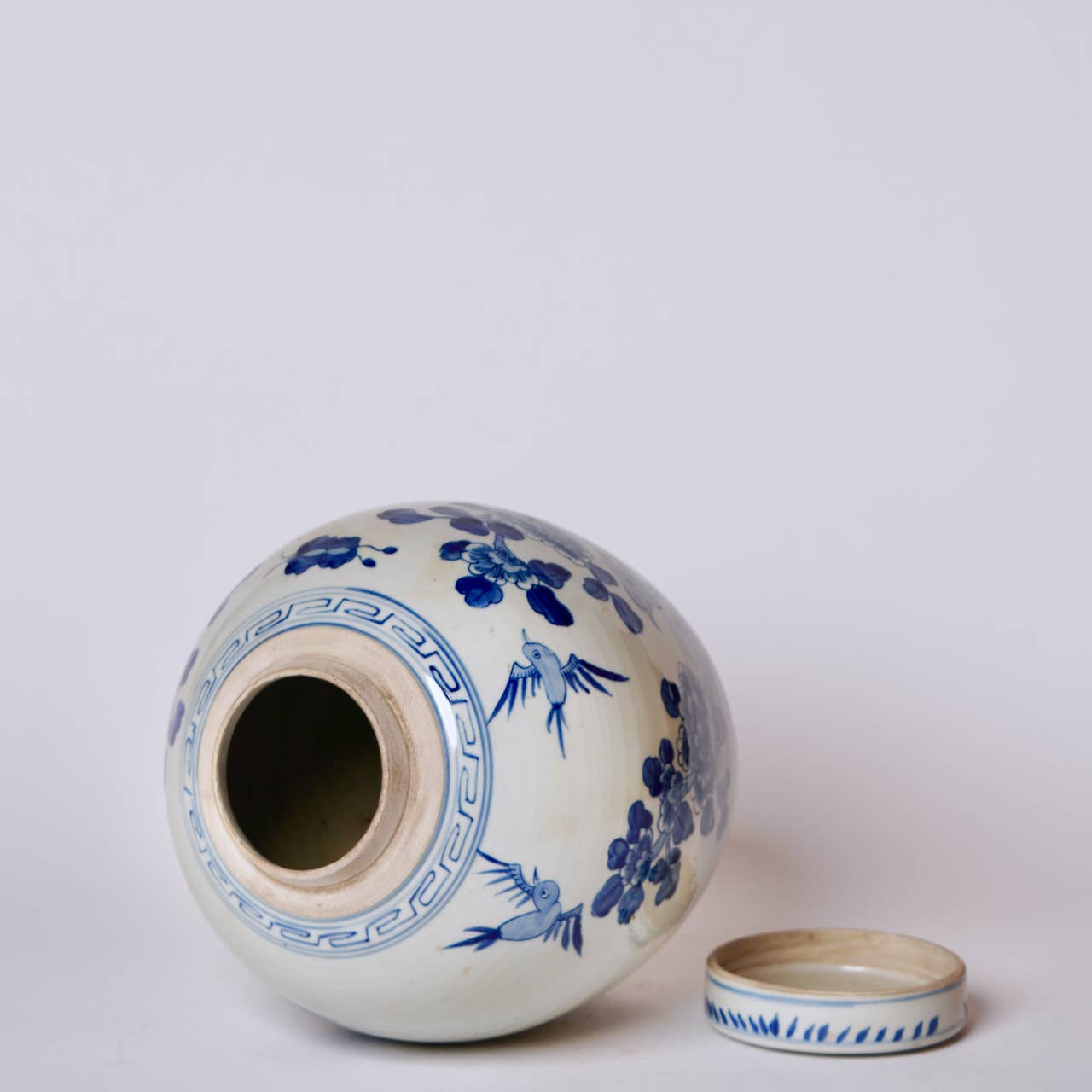 Blue & White Porcelain Bird & Flower Round Storage Jar - Box Turtle