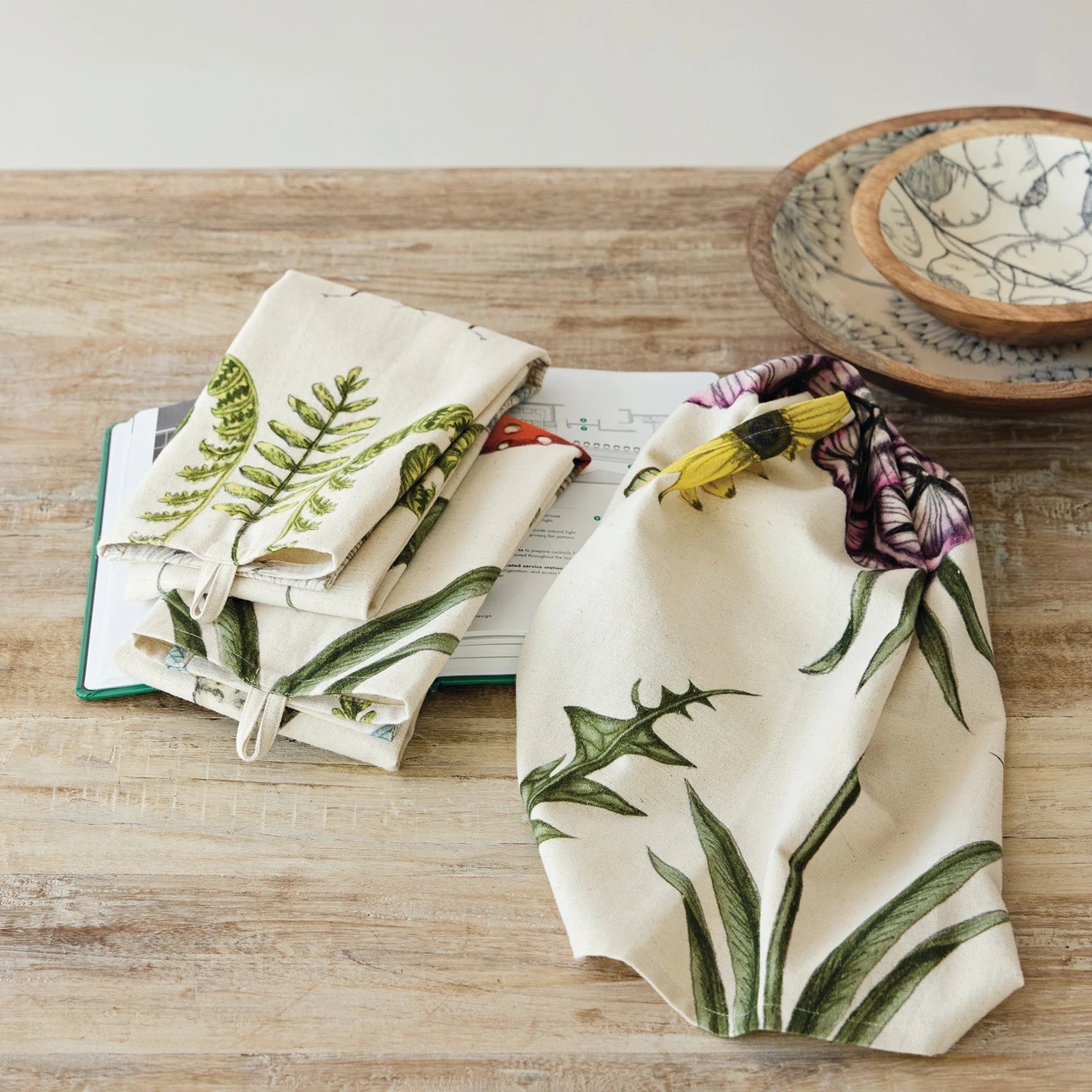 Botanical Cotton & Linen Tea Towel - Box Turtle