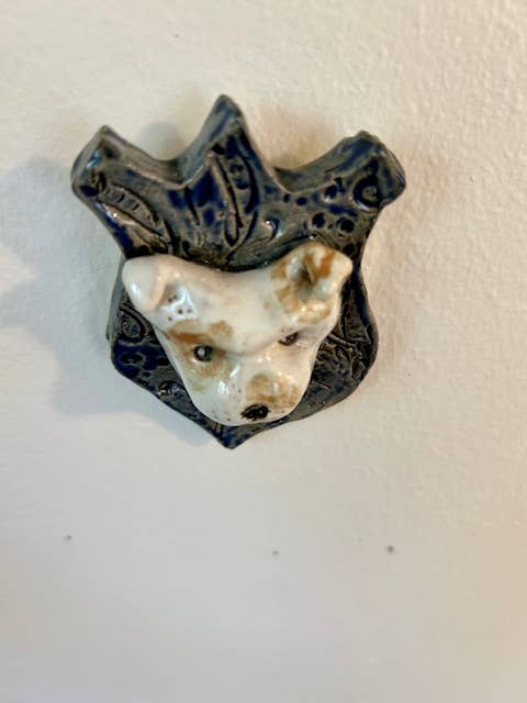 Bulldog on a Plaque - Box Turtle
