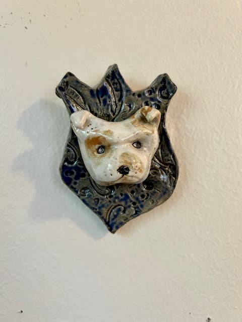 Bulldog on a Plaque - Box Turtle
