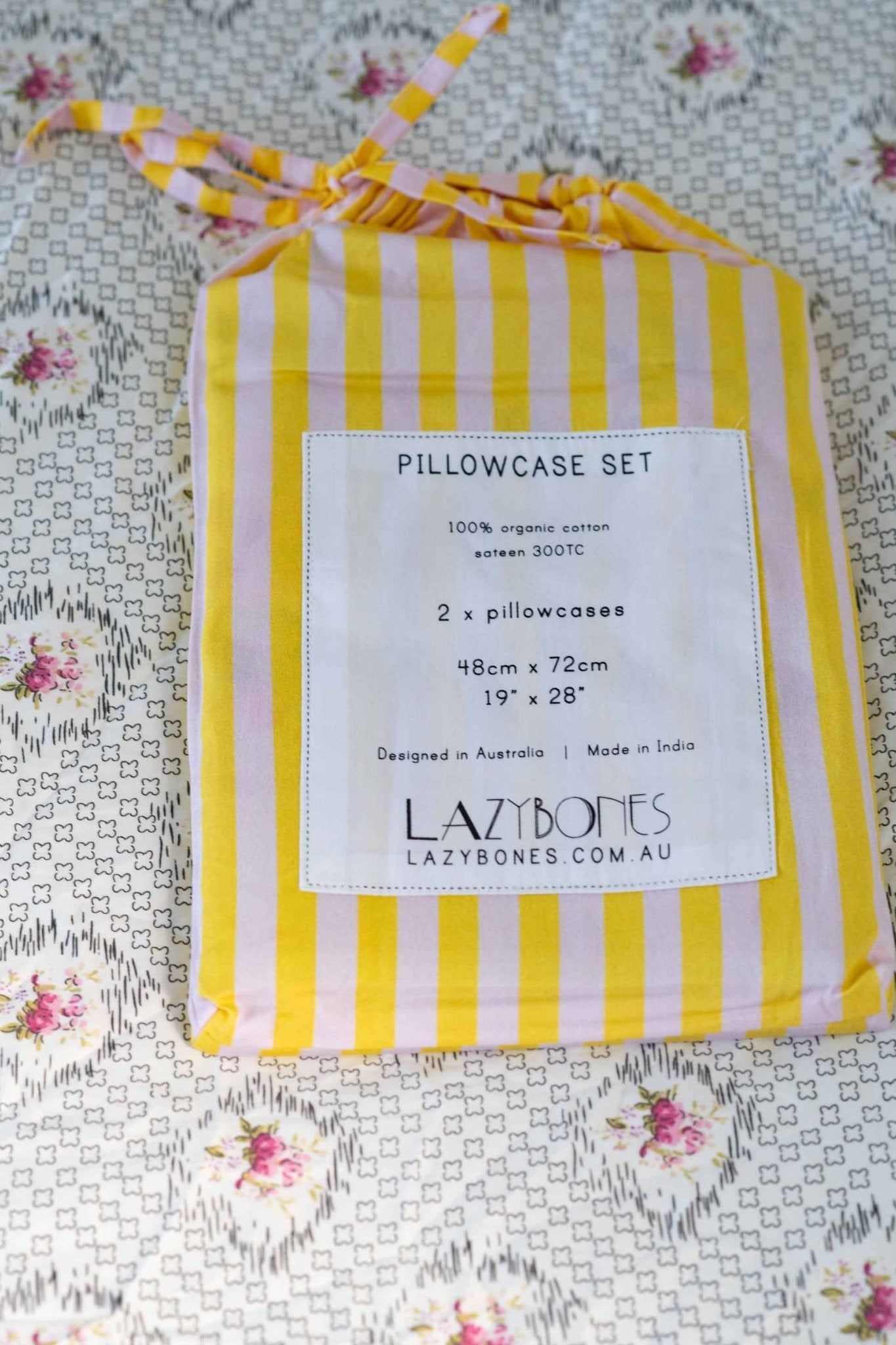 Busy Garden Pillowcase Set - Box Turtle