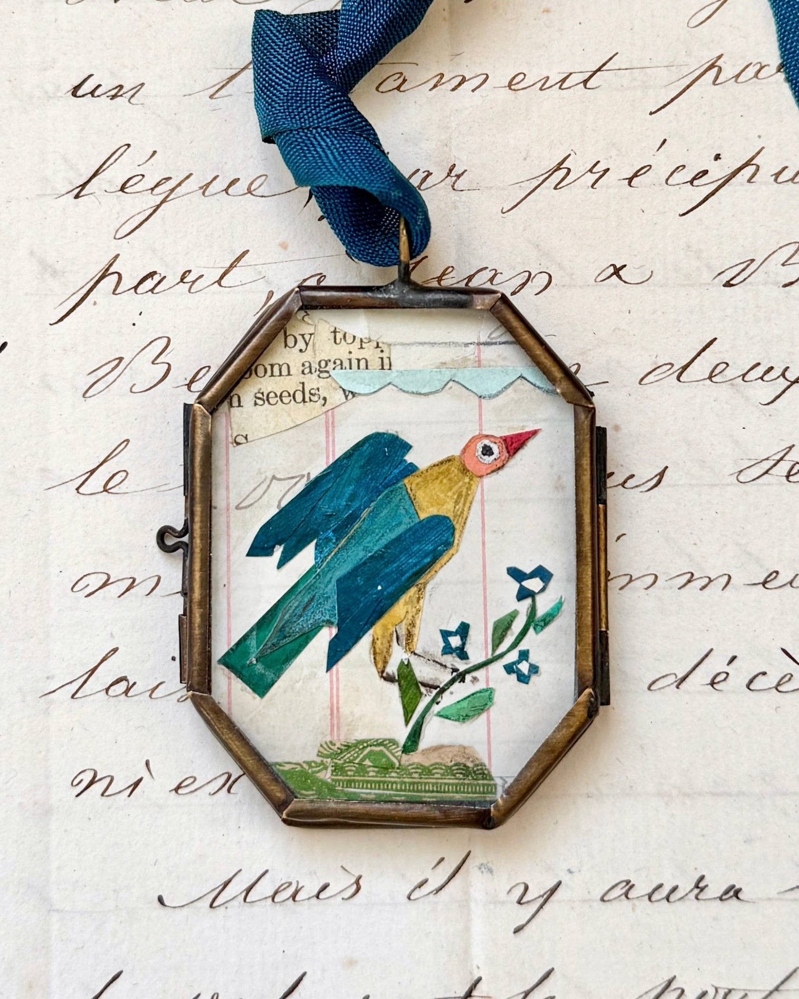 Cassis Folk Bird ~ Objet d’Art - Box Turtle