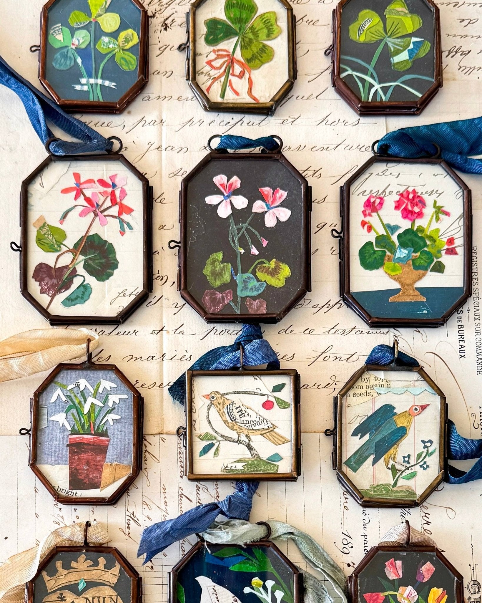 Cassis Folk Bird ~ Objet d’Art - Box Turtle