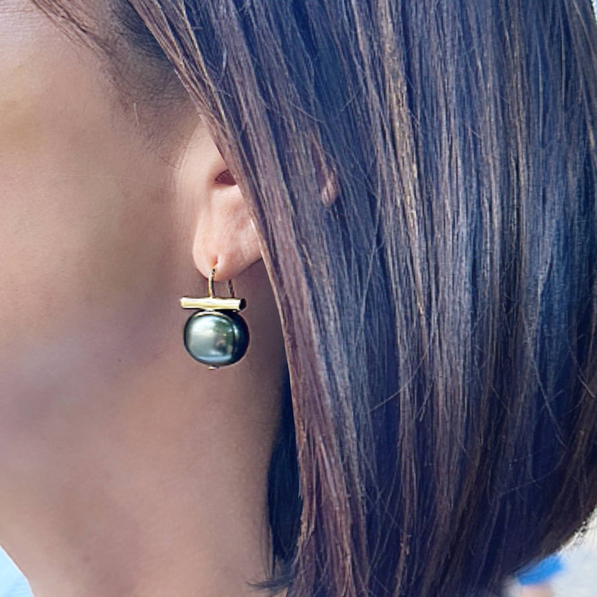 Caviar Classic Pebble Pearl Earrings - Box Turtle