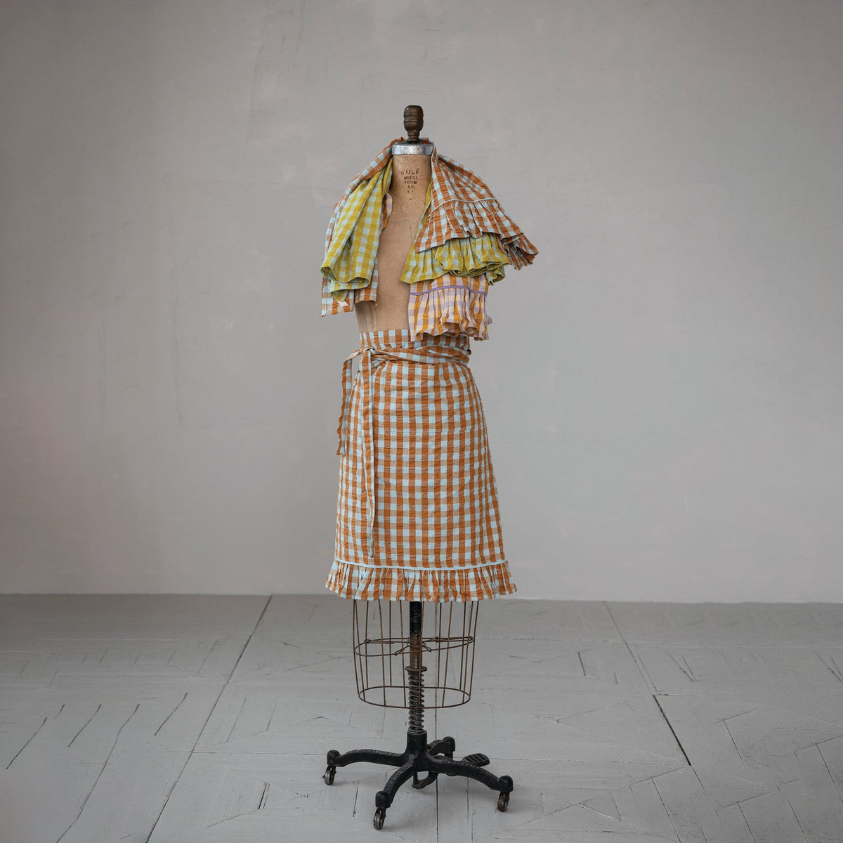 Checks &amp; Ruffles Woven Tea Towel - Box Turtle