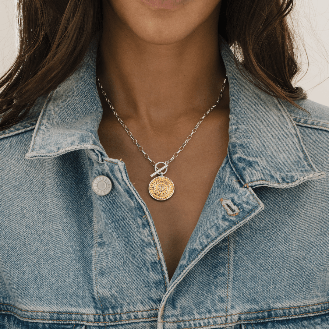 Classic Dotted Circle Toggle Necklace - Box Turtle