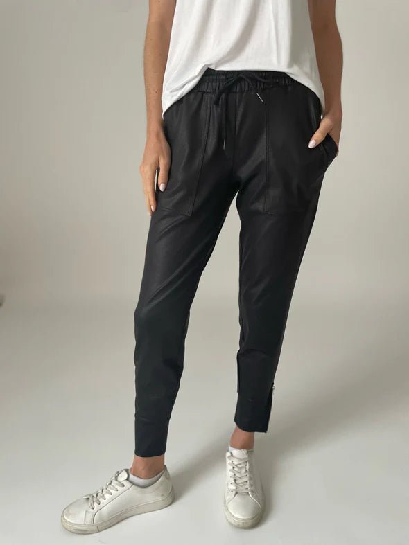 Coated Zip Jogger in Black - Box Turtle