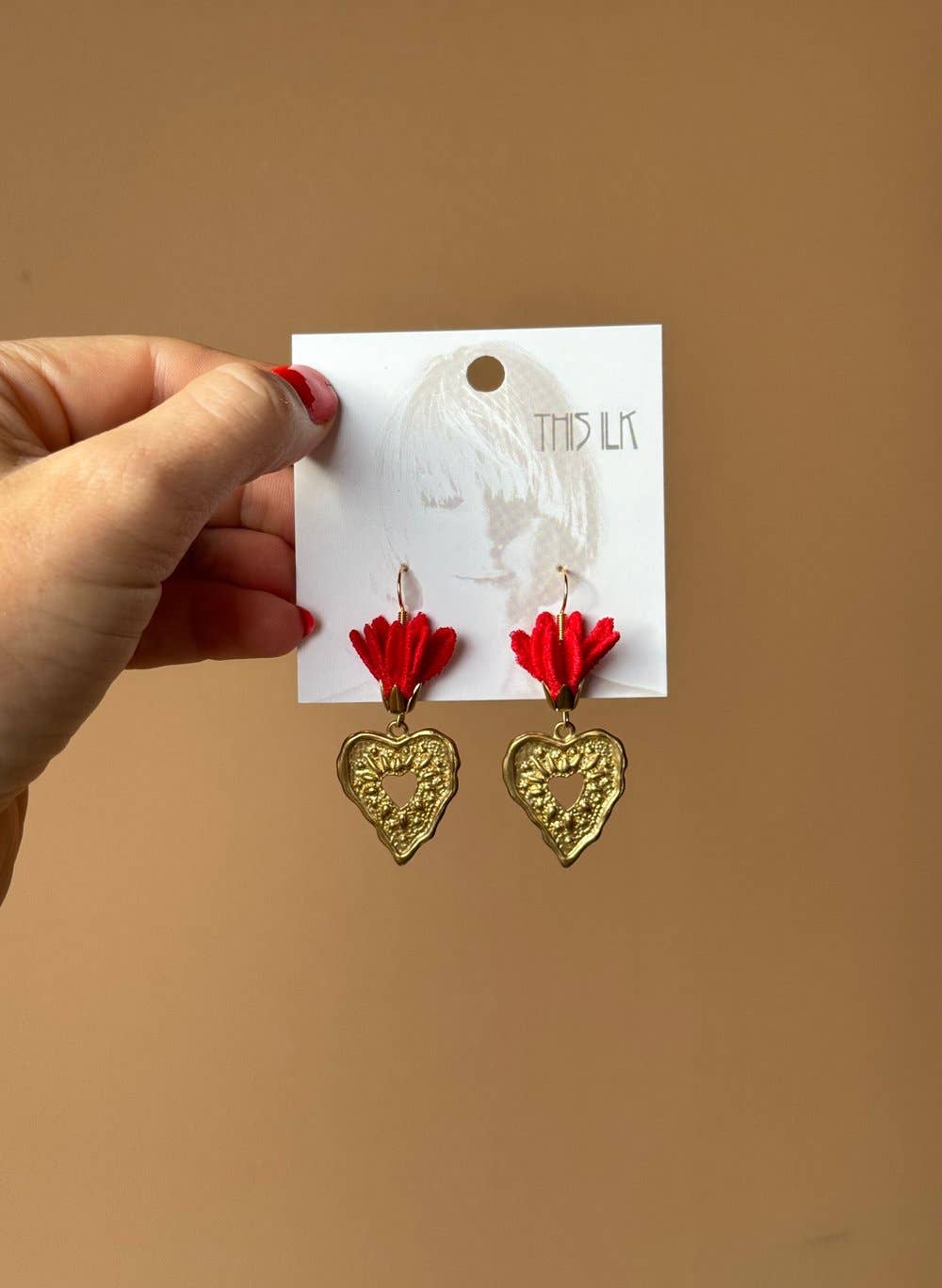 Corazón Sagrado earrings - Box Turtle