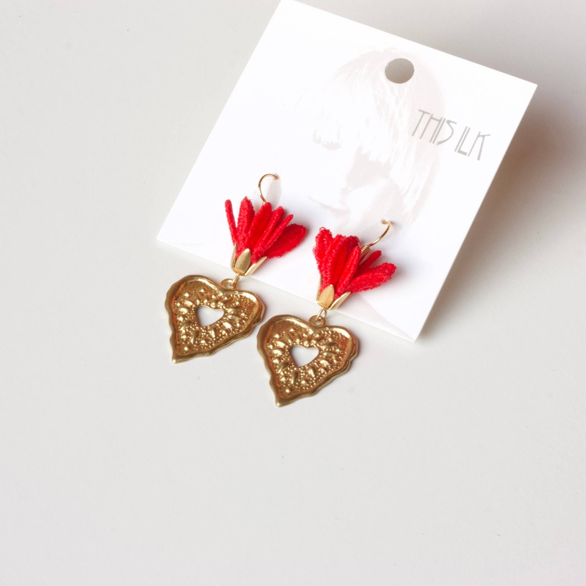 Corazón Sagrado earrings - Box Turtle