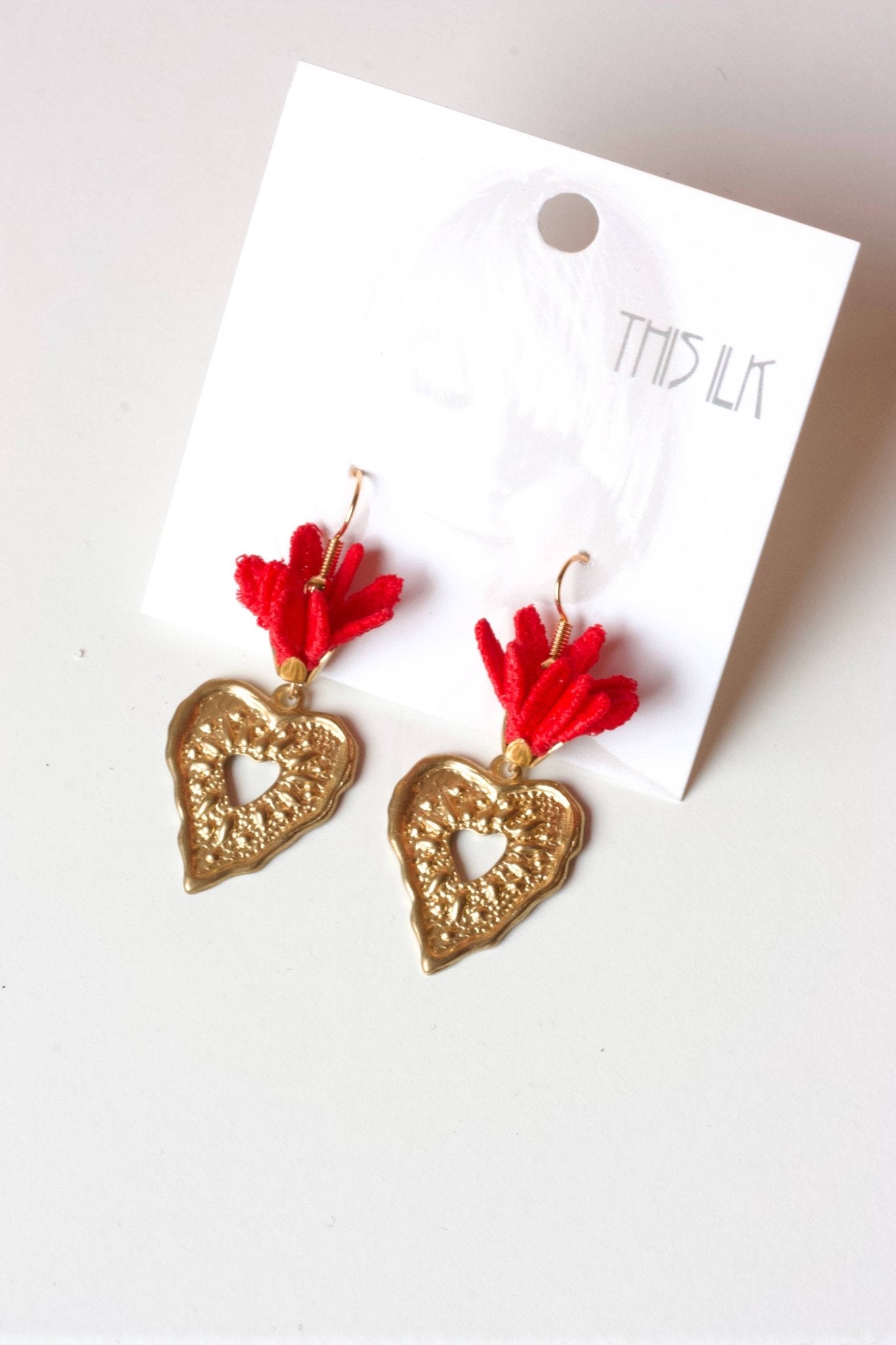 Corazón Sagrado earrings - Box Turtle