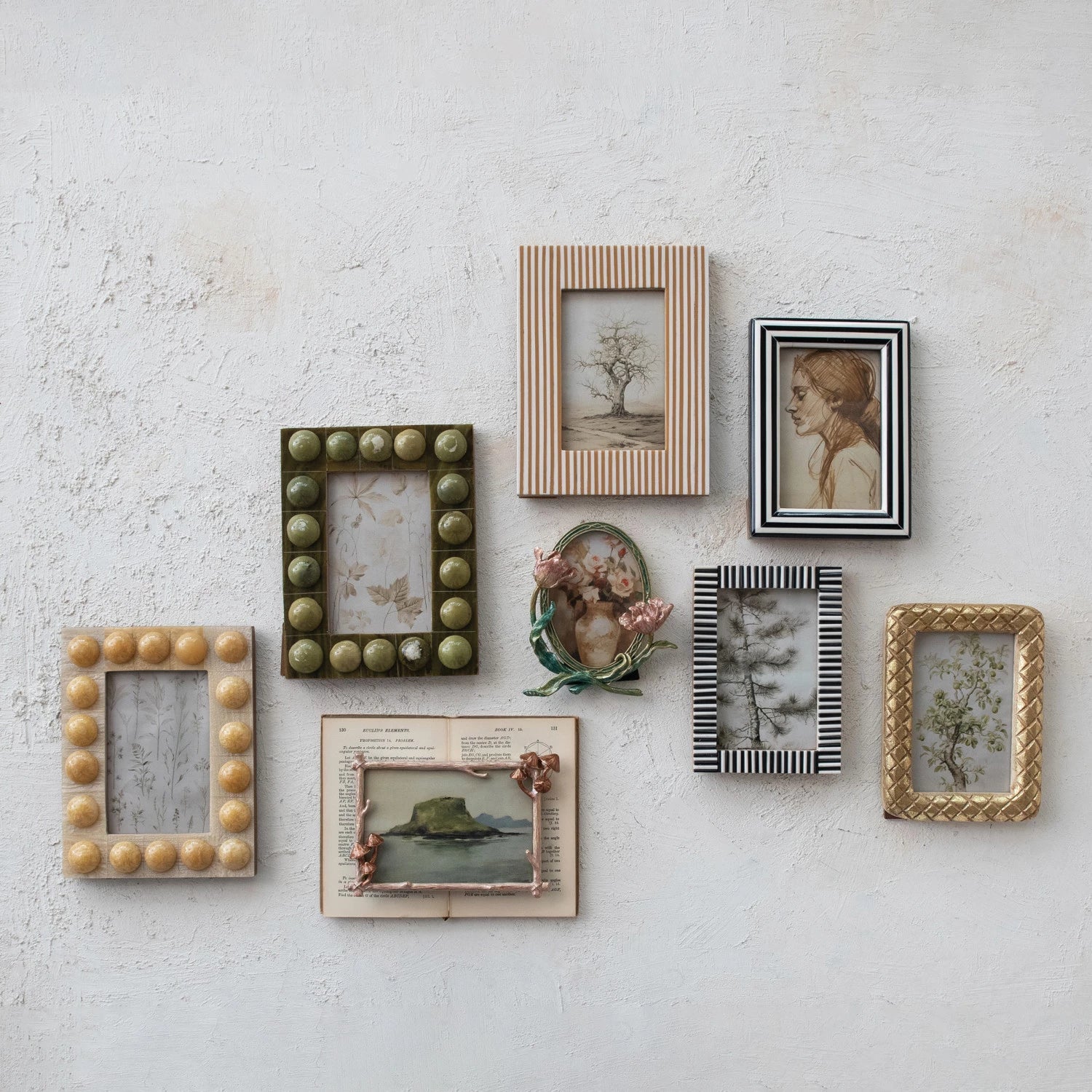 Cream Handmade Marbled Bobbin Frame - Box Turtle