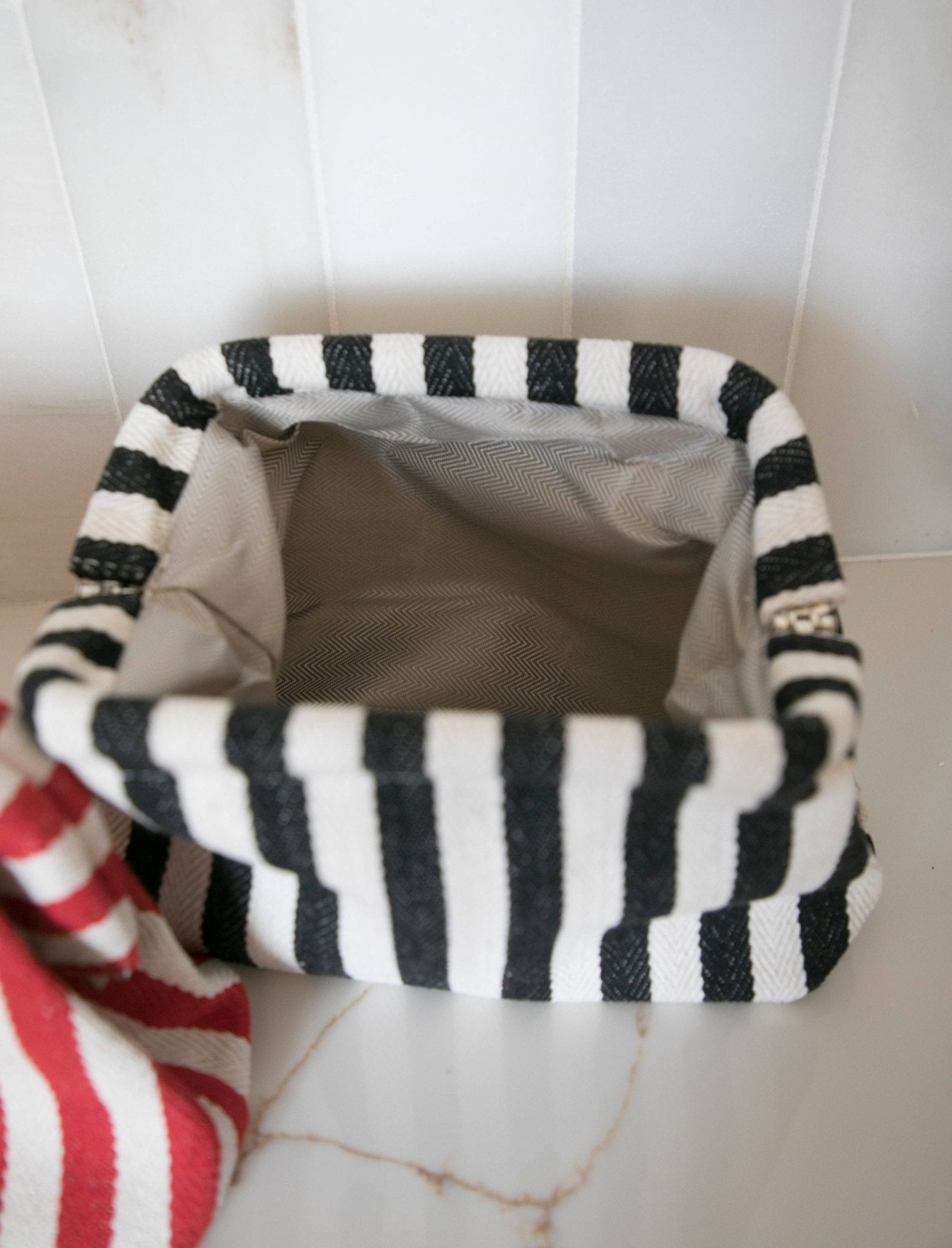 Cute Striped Makeup Pouch - Box Turtle