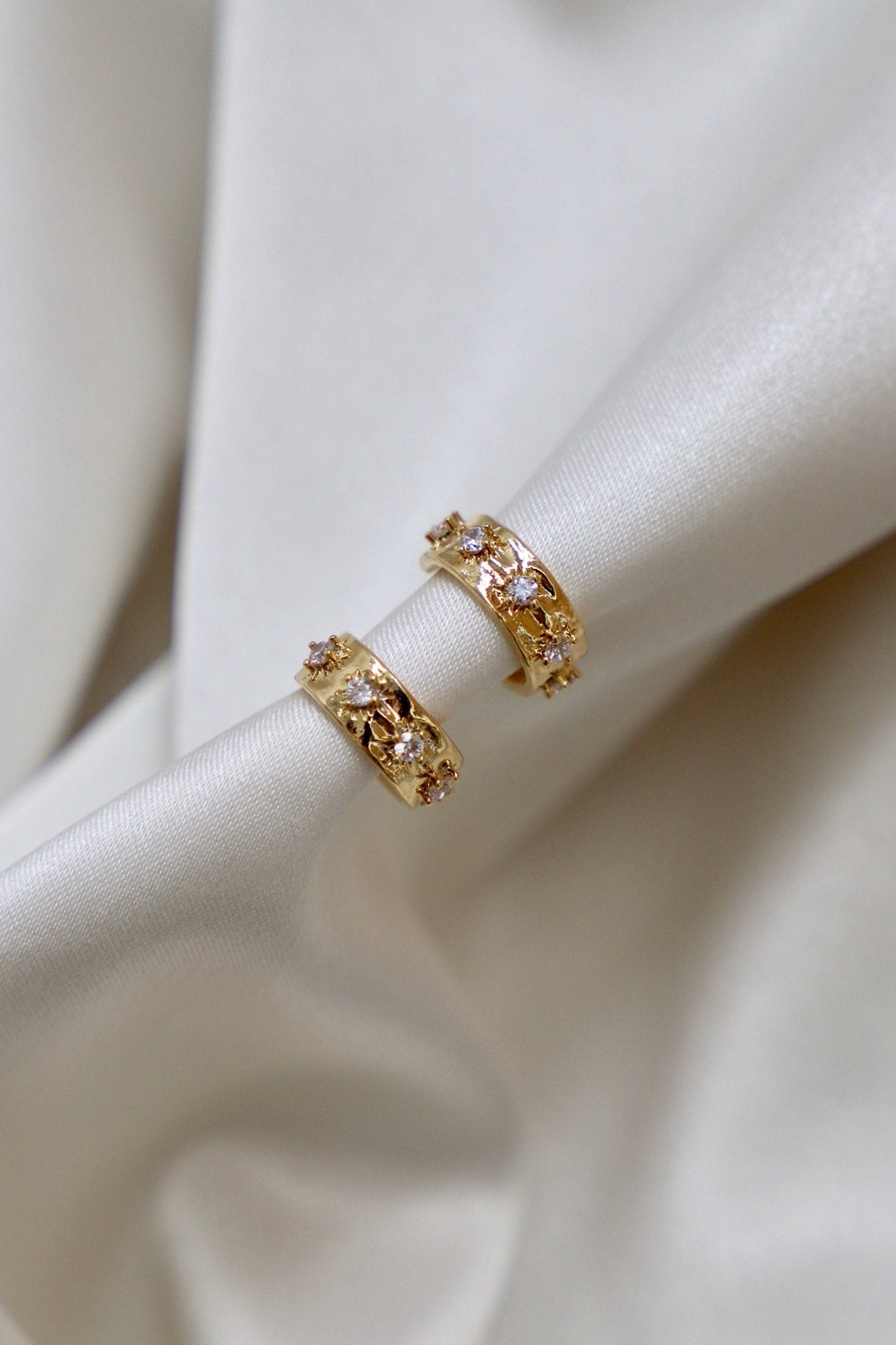 CZ Star Thick Hoops - Box Turtle