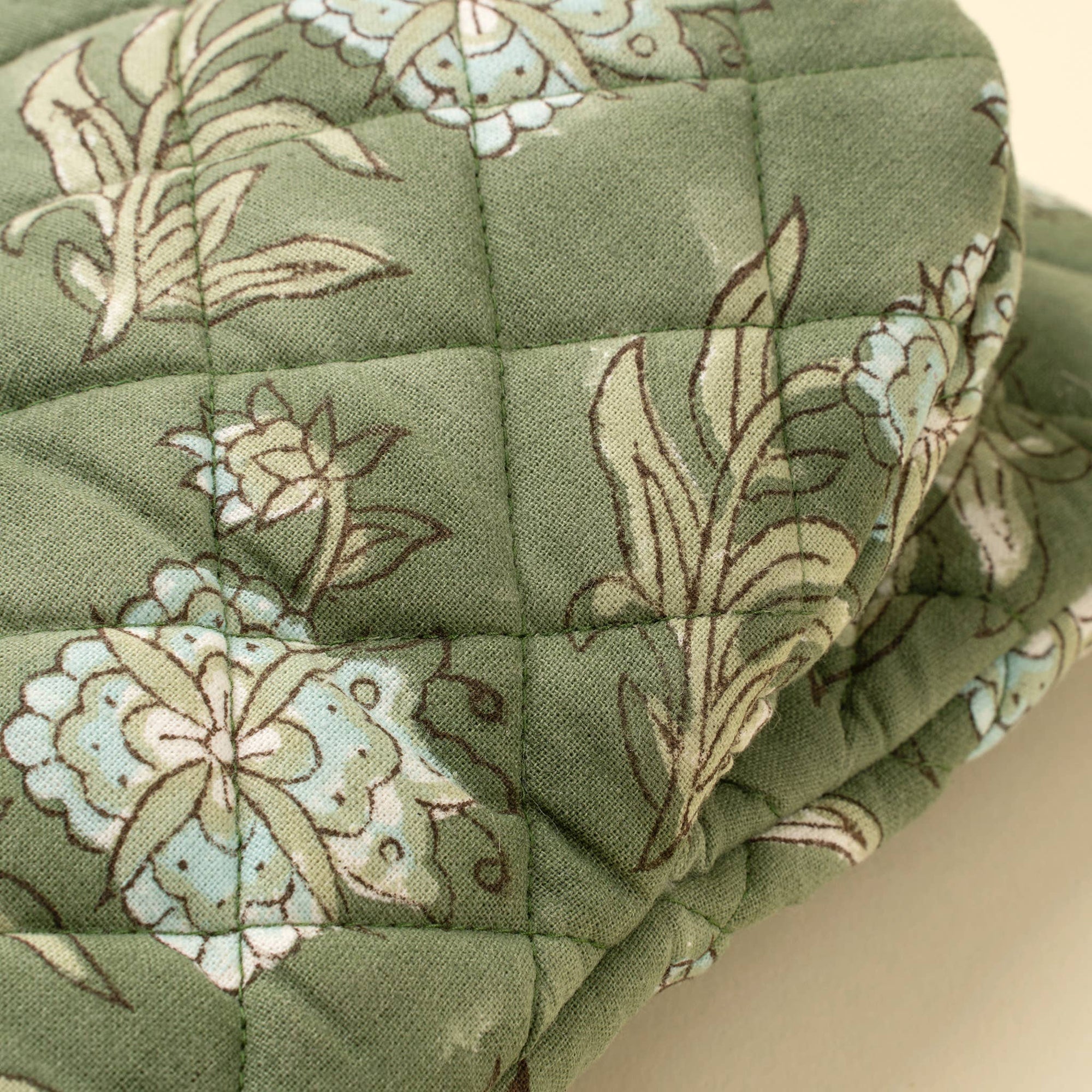 Elowen Block Print Oven Mitt - Box Turtle