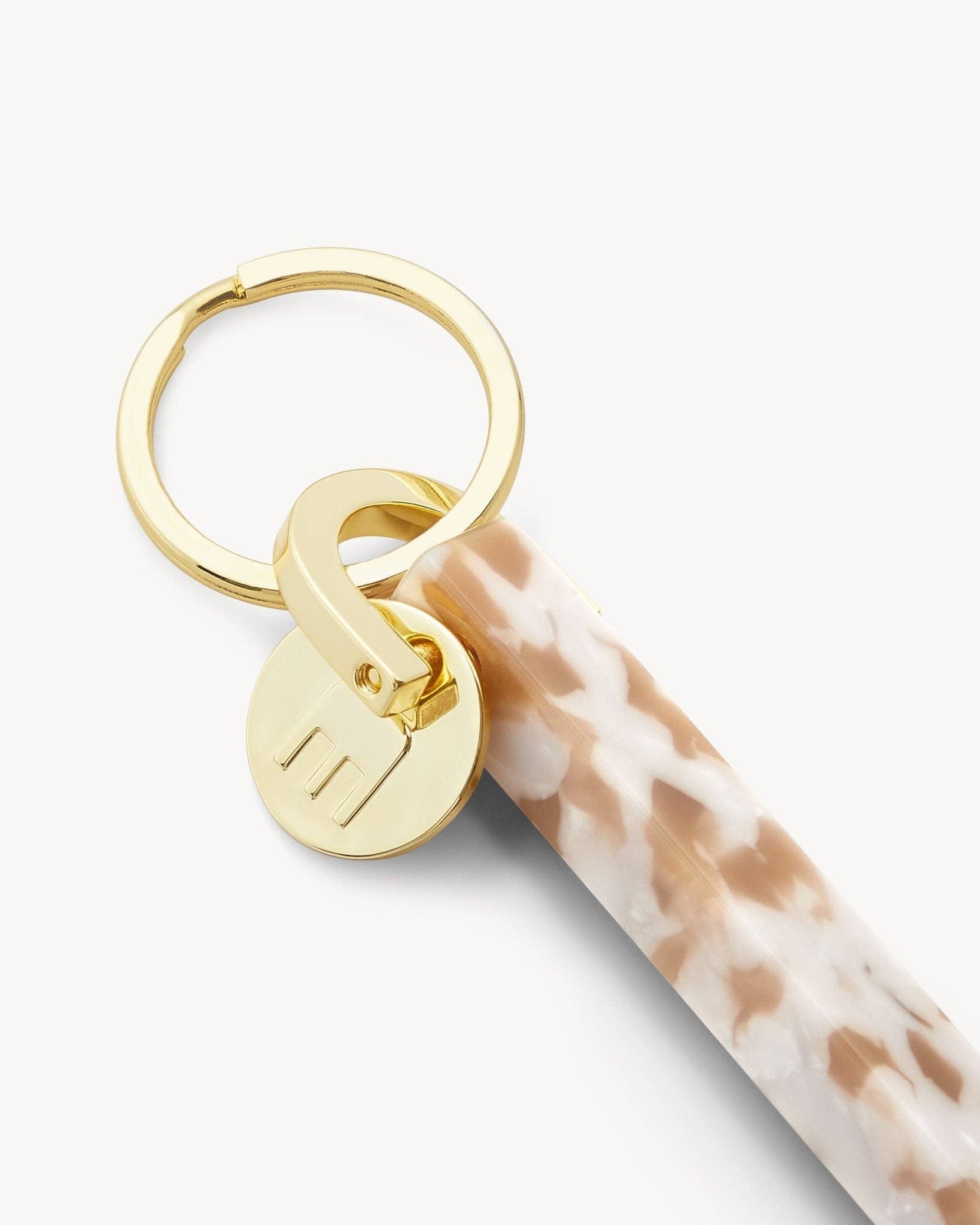 Taupe Shell & Gold Bar Keychain