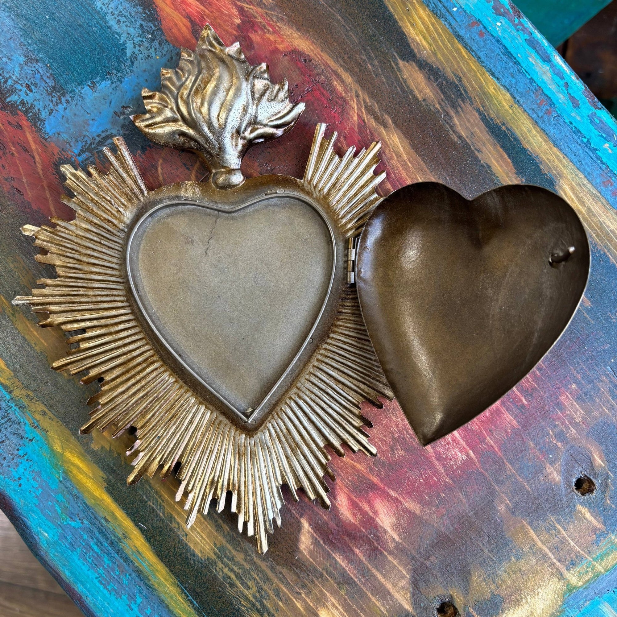 Flaming Sacred Heart Box Bronze - Box Turtle