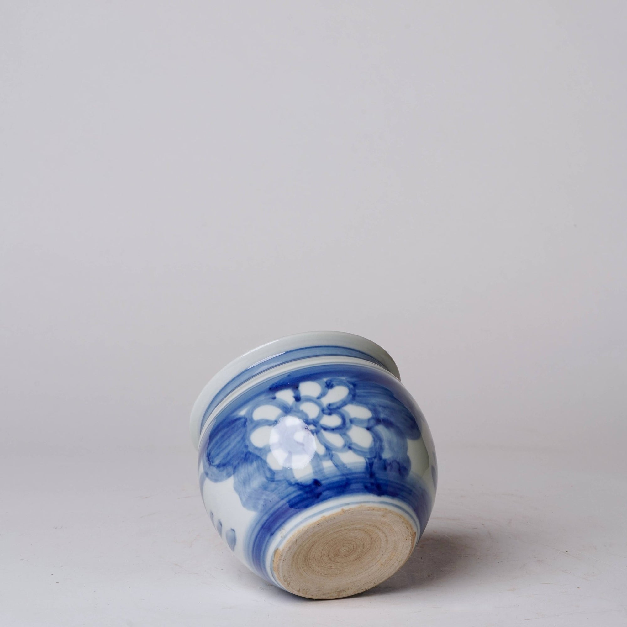 Floral Blue & White Porcelain Small Pot - Box Turtle