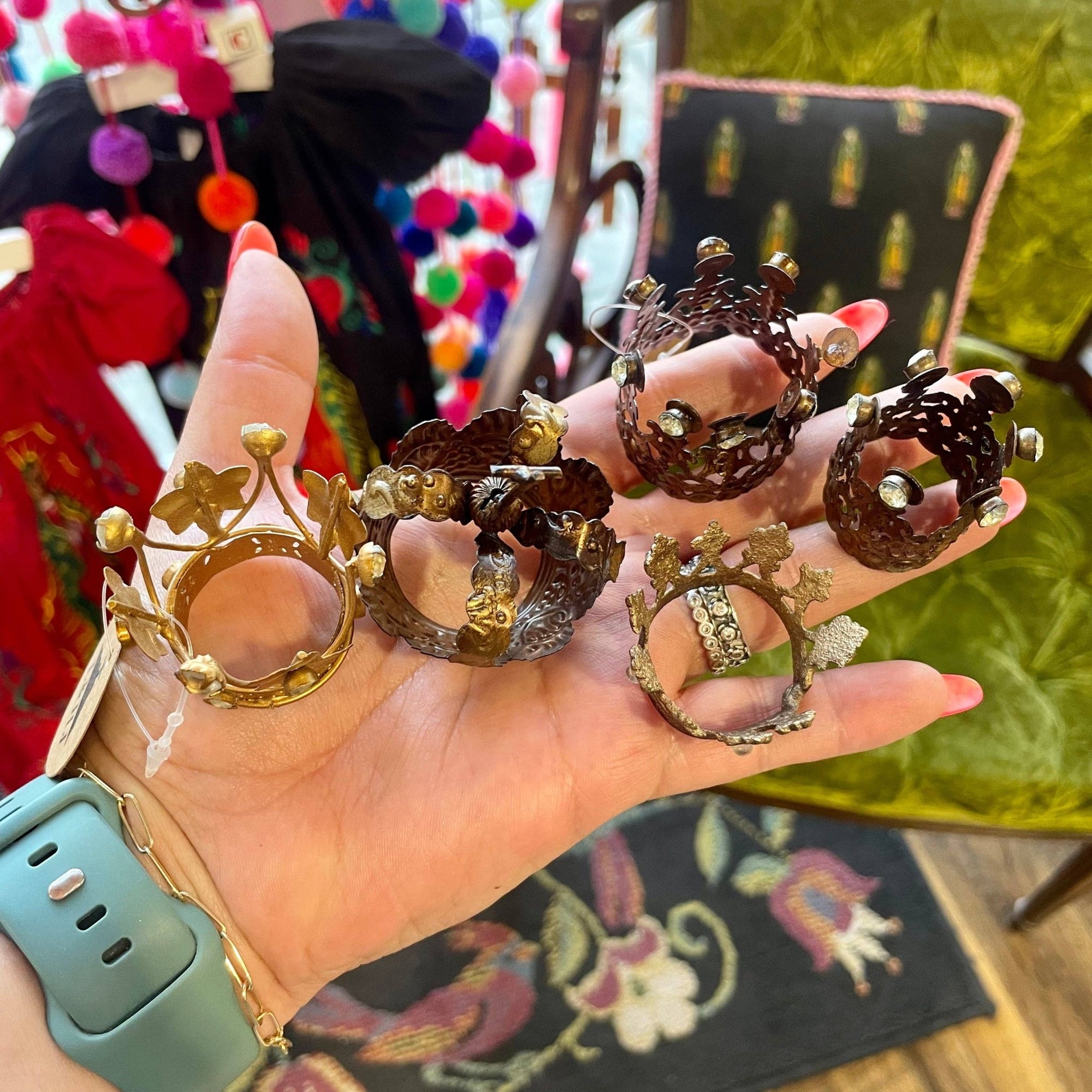 Gold Mini Crowns - Box Turtle