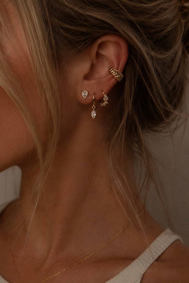 Goldie Pear Studs - Box Turtle
