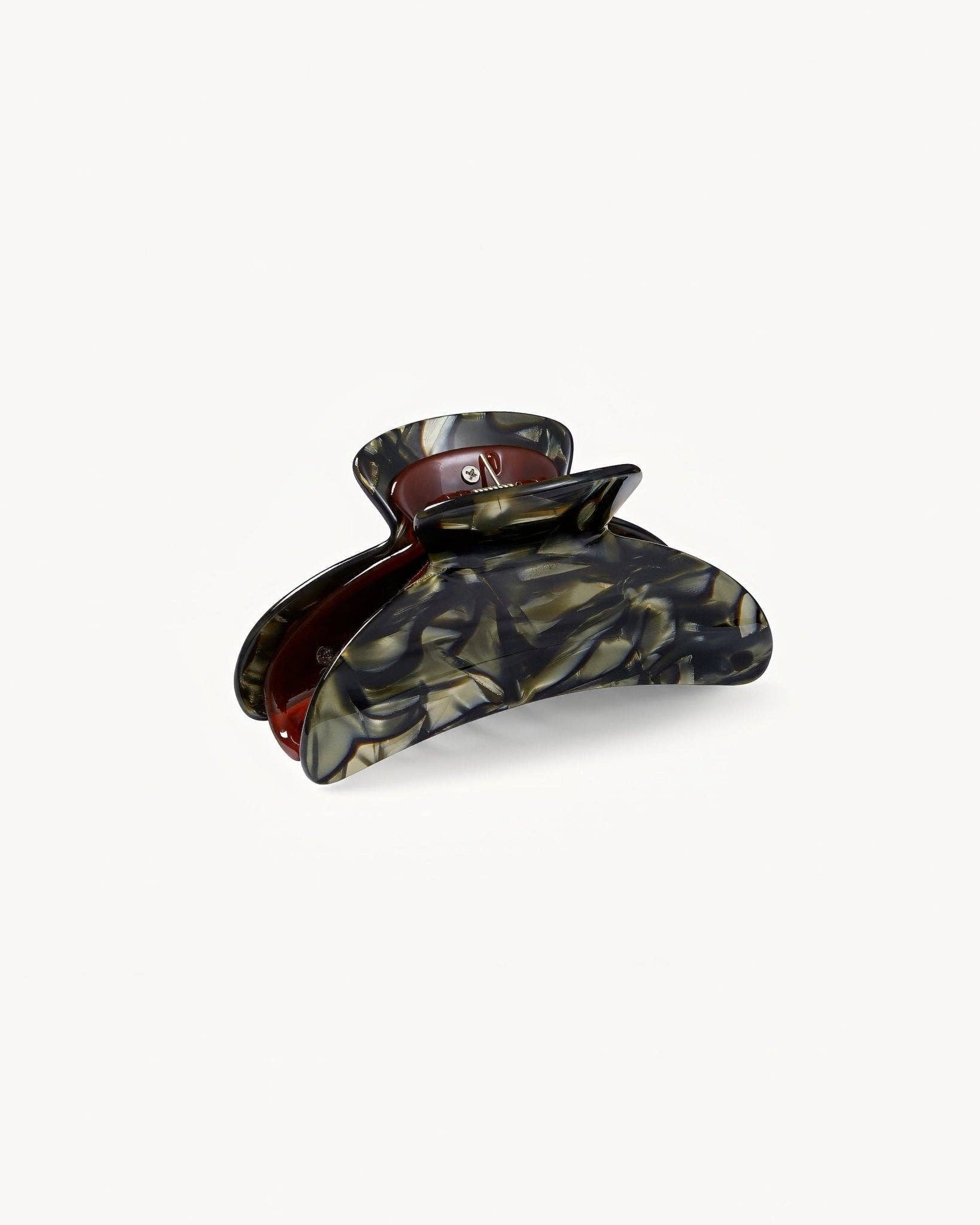 Grande Heirloom Claw in Midnight Horn - Box Turtle